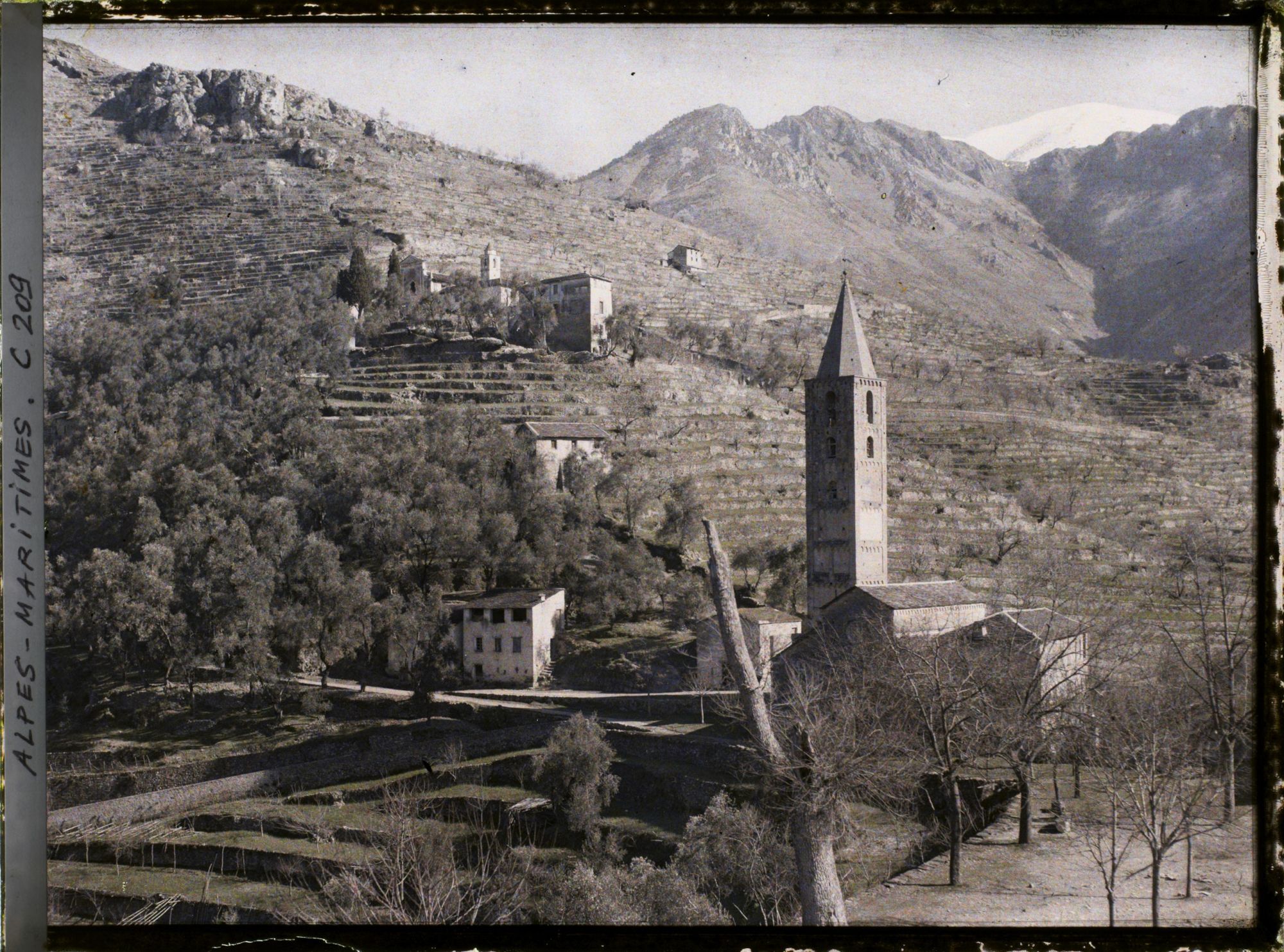 Image représentant Vue sur la Madonne del Poggio et le monastère des Franciscains