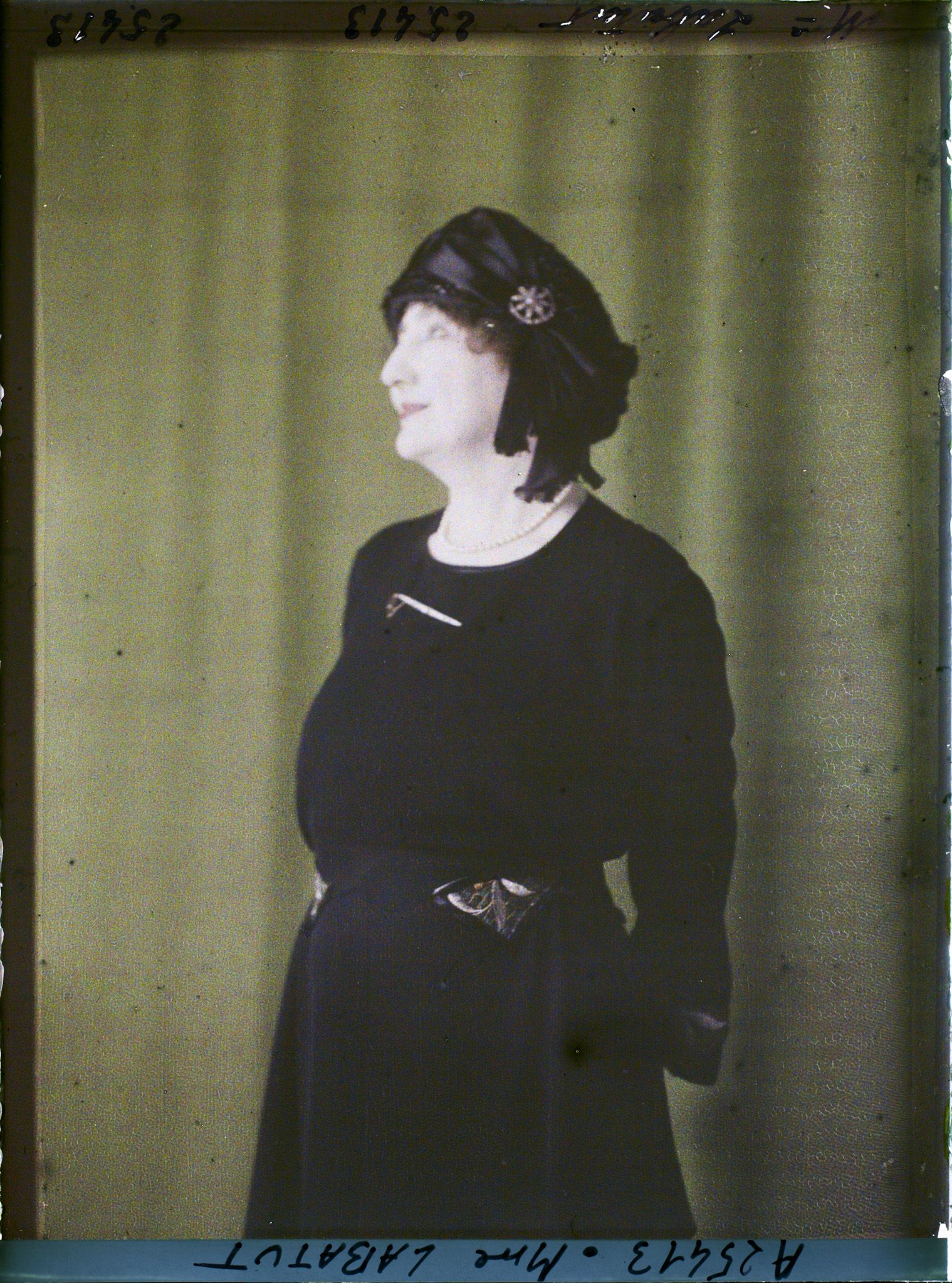 Image représentant https://musee-albert-kahn.s-museum.fr/home/NWQ2OTAwYzNmYjZlZTk1ZWQwODJmMjY4L2dlbmVyaWMtbm90aWNlLXRhYi9hdXRob3JpdHkvNjE3YTc5ZjVjZjhiODk2OGIzMzM3ZDIx/5d6900c3fb6ee95ed082f268/generic-notice-tab/authority/617a79ebcf8b8968b3337093 Madame Labatut