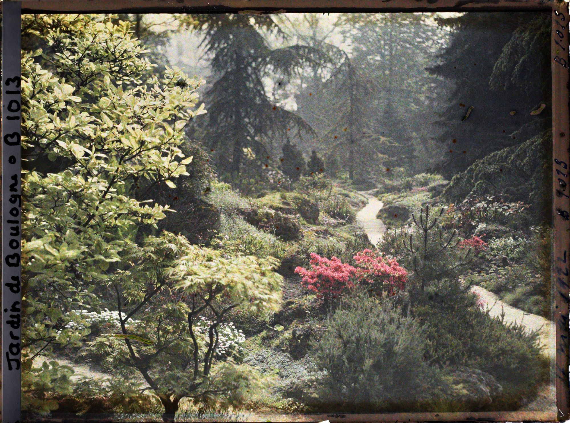 Image représentant Paysage du " sanctuaire japonais " proche du sorinto avec une allée menant au " village japonais "