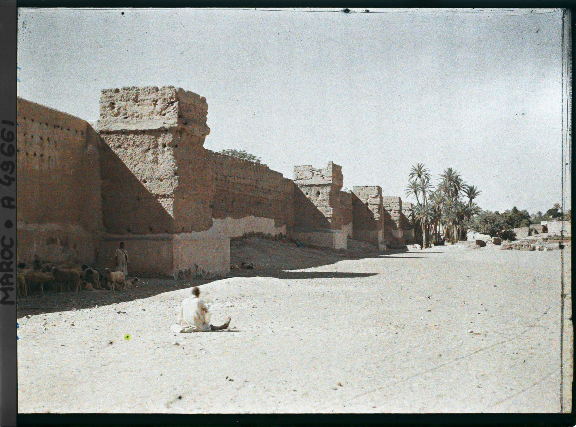 Image représentant Les remparts, non loin de Bâb Doukkala