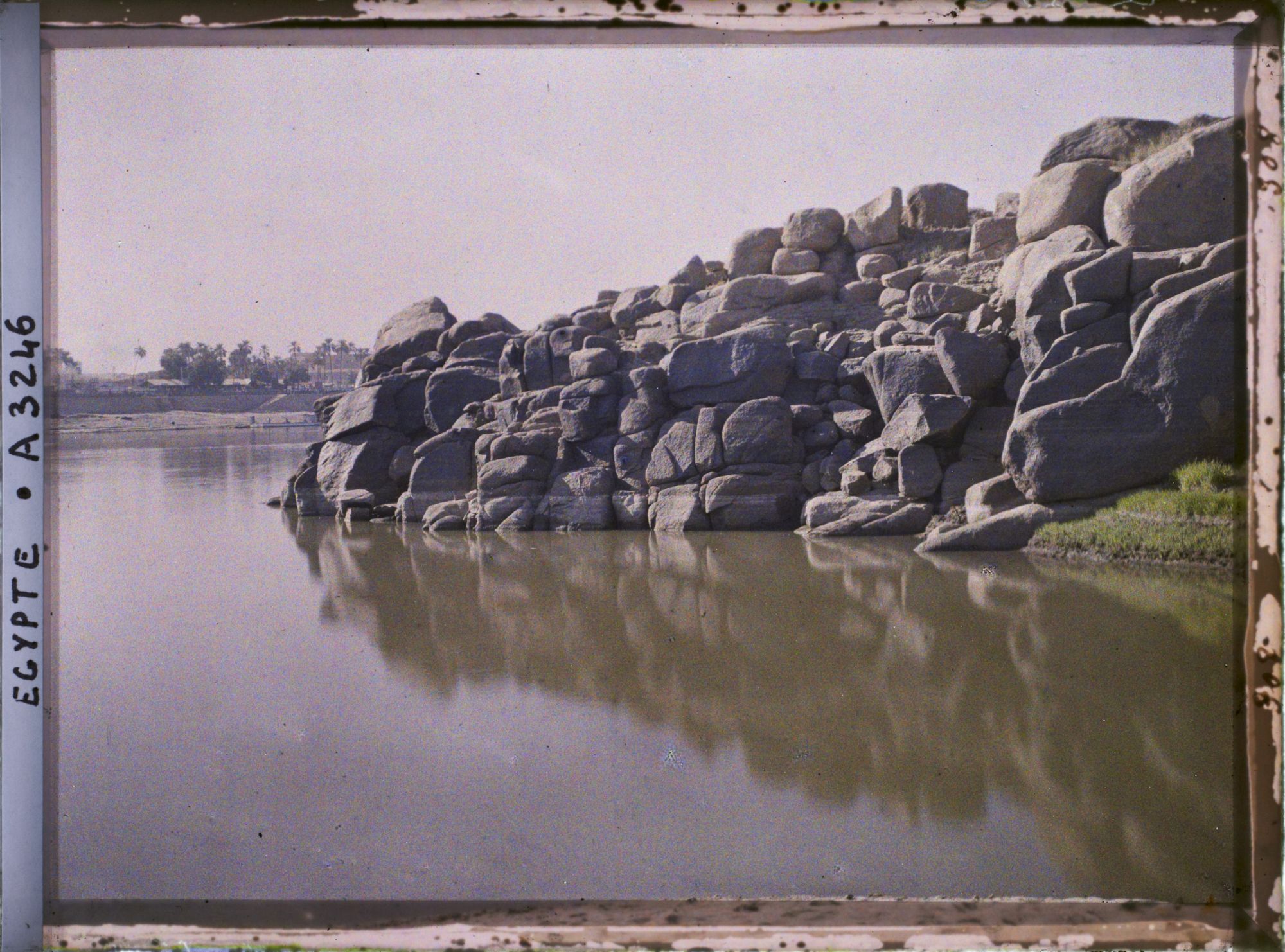 Image représentant Rochers de l'île d'Eléphantine