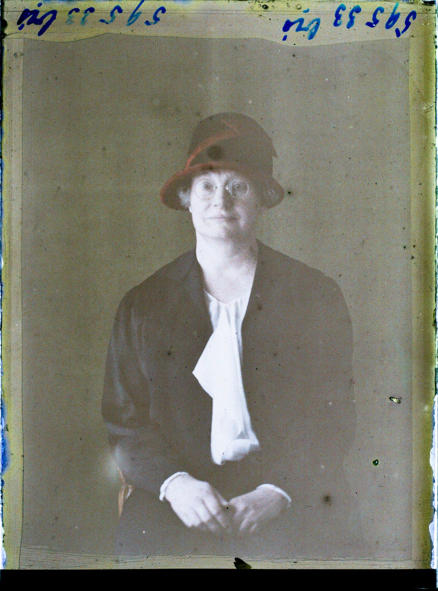 Image représentant Mademoiselle  https://musee-albert-kahn.s-museum.fr/home/NWQ2OTAwYzNmYjZlZTk1ZWQwODJmMjY4L2dlbmVyaWMtbm90aWNlLXRhYi9hdXRob3JpdHkvNjE3YTc5ZjVjZjhiODk2OGIzMzM3ZDIx/5d6900c3fb6ee95ed082f268/generic-notice-tab/authority/617a79ebcf8b8968b3336dd8 J.M. Graftdyk