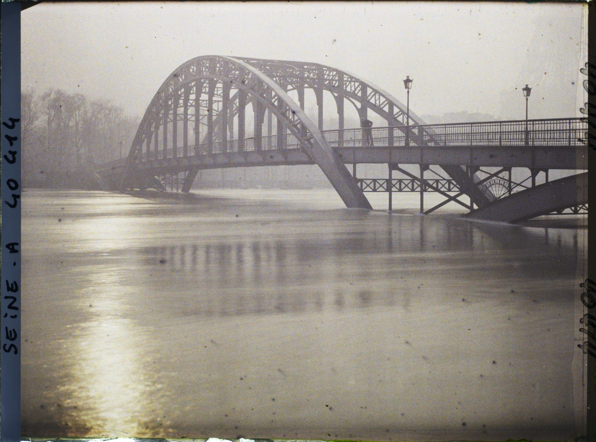 Image représentant La crue de la Seine à la passerelle Debilly