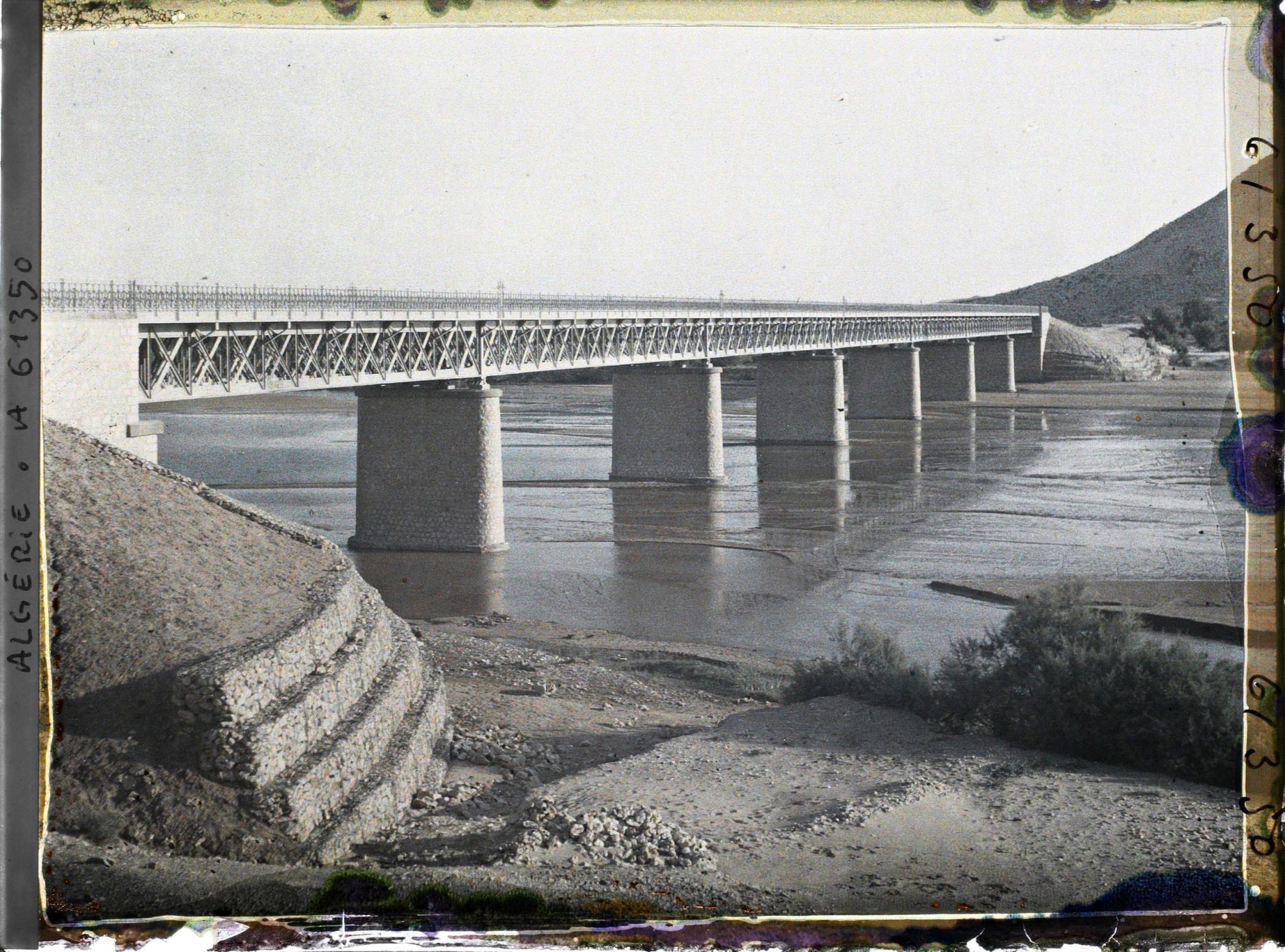 Image représentant Le grand pont sur l'Oued Mzi