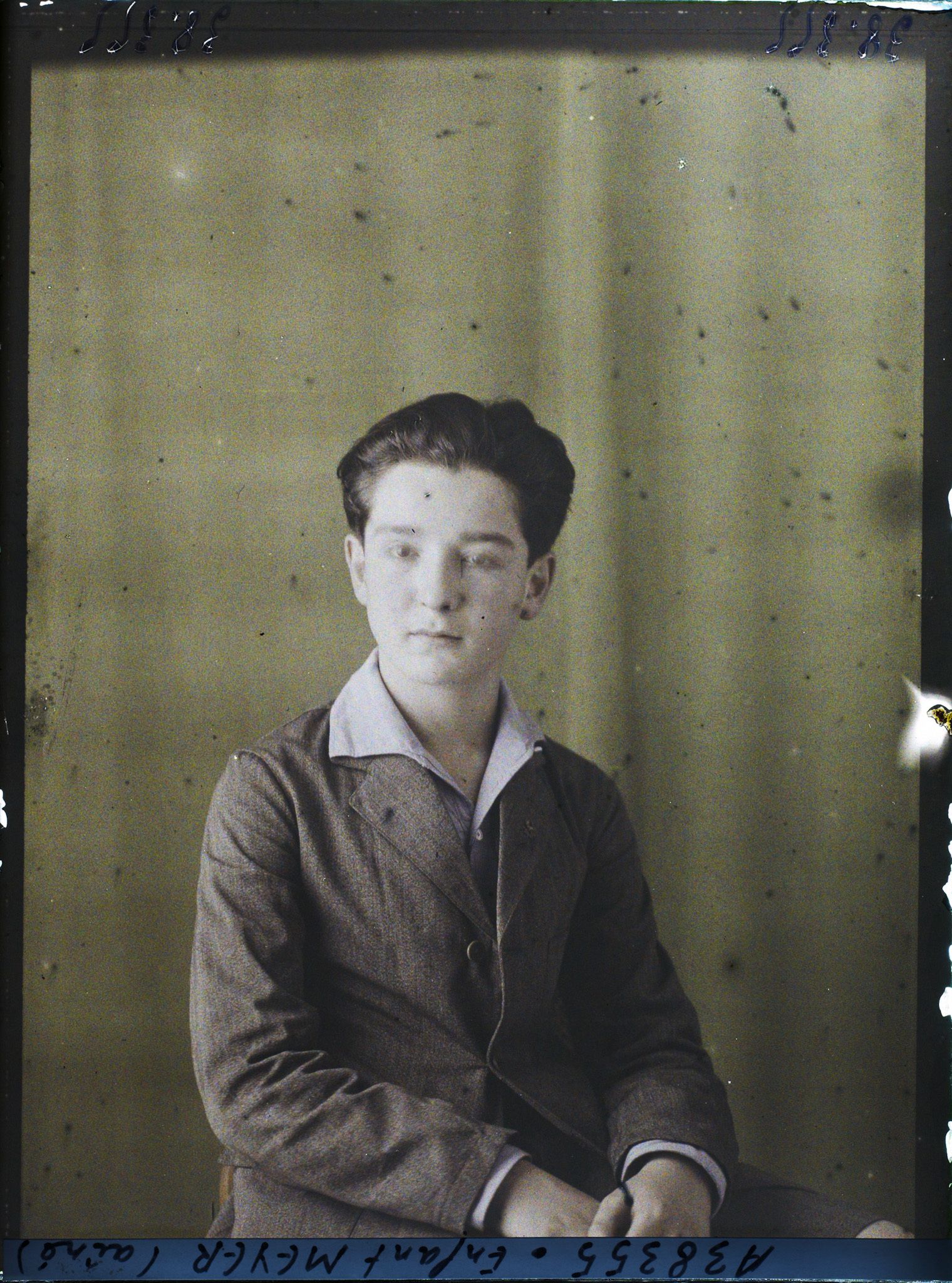 Image représentant Le  https://musee-albert-kahn.s-museum.fr/home/NWQ2OTAwYzNmYjZlZTk1ZWQwODJmMjY4L2dlbmVyaWMtbm90aWNlLXRhYi9hdXRob3JpdHkvNjE3YTc5ZjVjZjhiODk2OGIzMzM3ZDIx/5d6900c3fb6ee95ed082f268/generic-notice-tab/authority/617a79ebcf8b8968b33373f2 fils ainé de monsieur Meyer