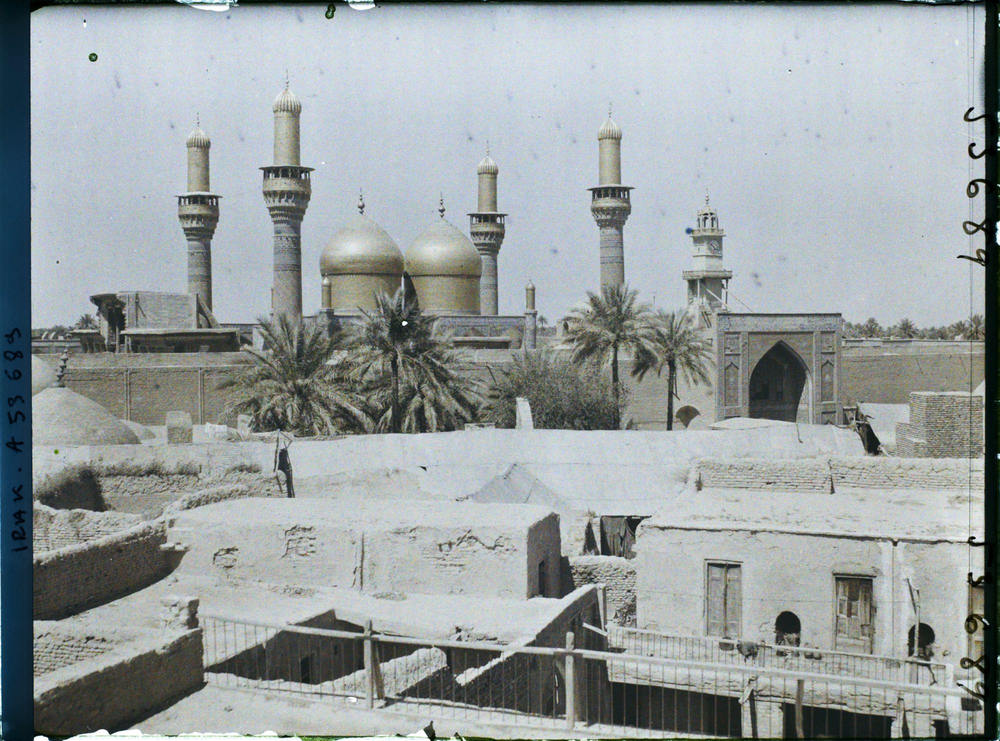 Image représentant La grande mosquée chiite d'Al Kazimiyah (XVIe s)