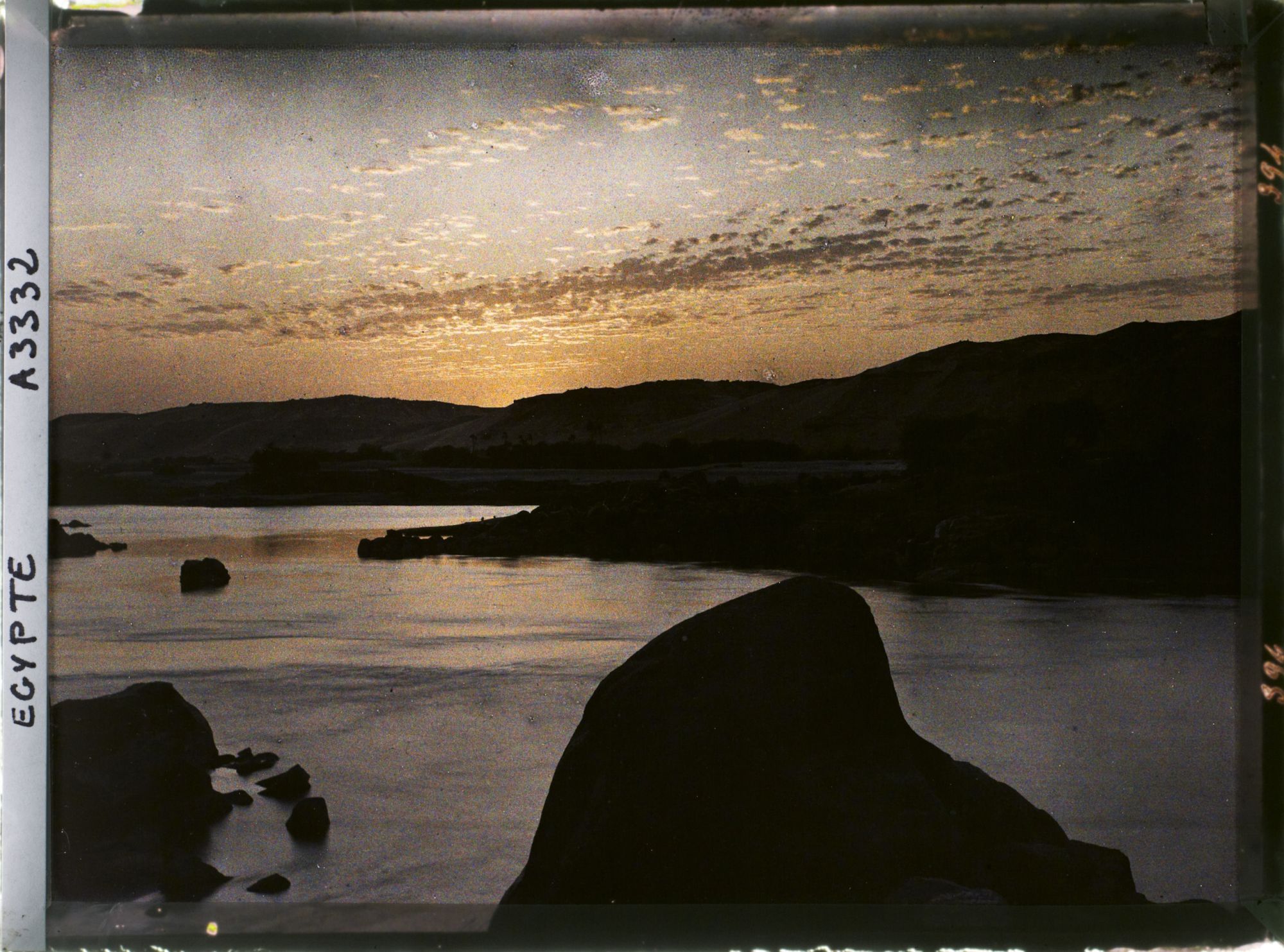 Image représentant Coucher de soleil de l'île d'Eléphantine sur le continent