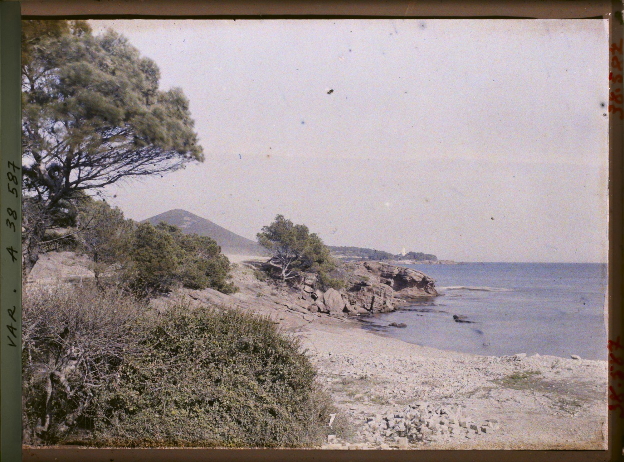 Image représentant La route d'Agay, vue prise de la route d'Agay à Saint-Raphaël