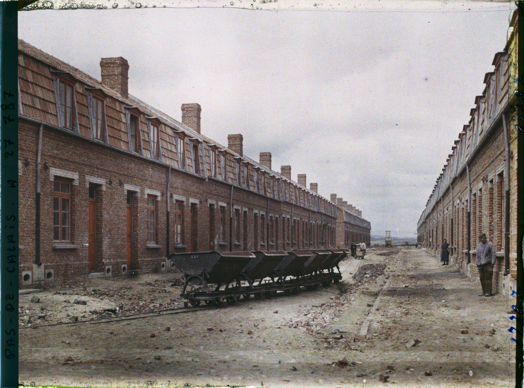 Image représentant France, Airon près de Lens, Corons des mines de Liévin - Rue Lavoisier