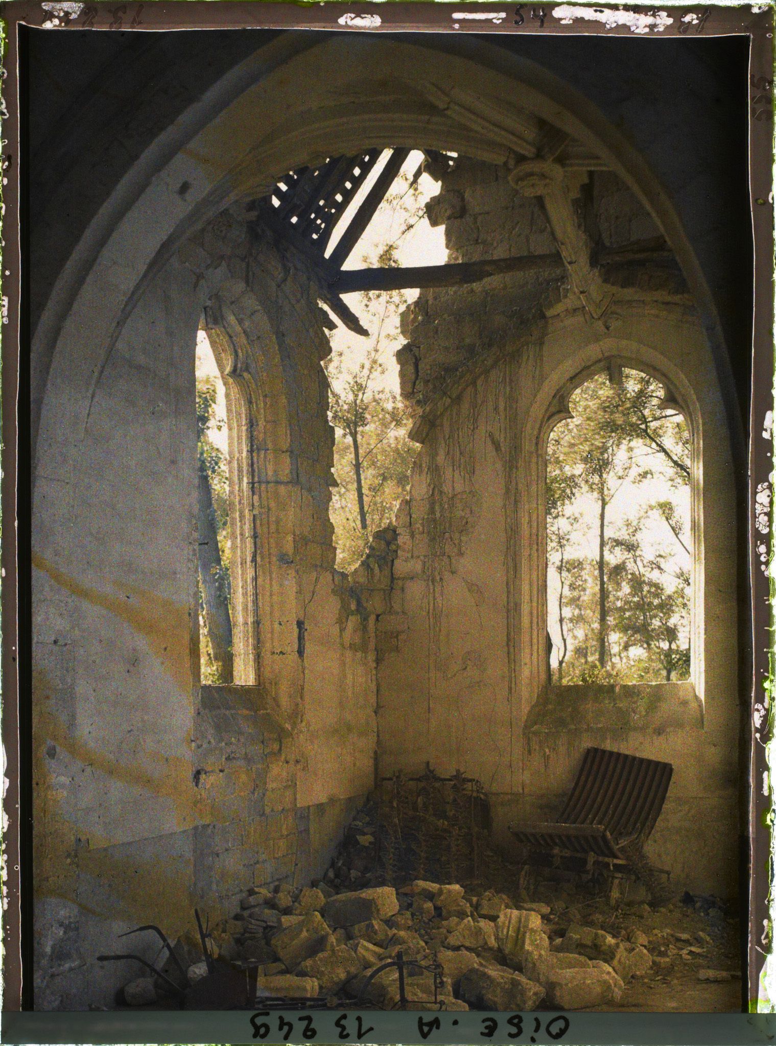 Image représentant France, Dives, Intérieur de l'Eglise le transept Nord