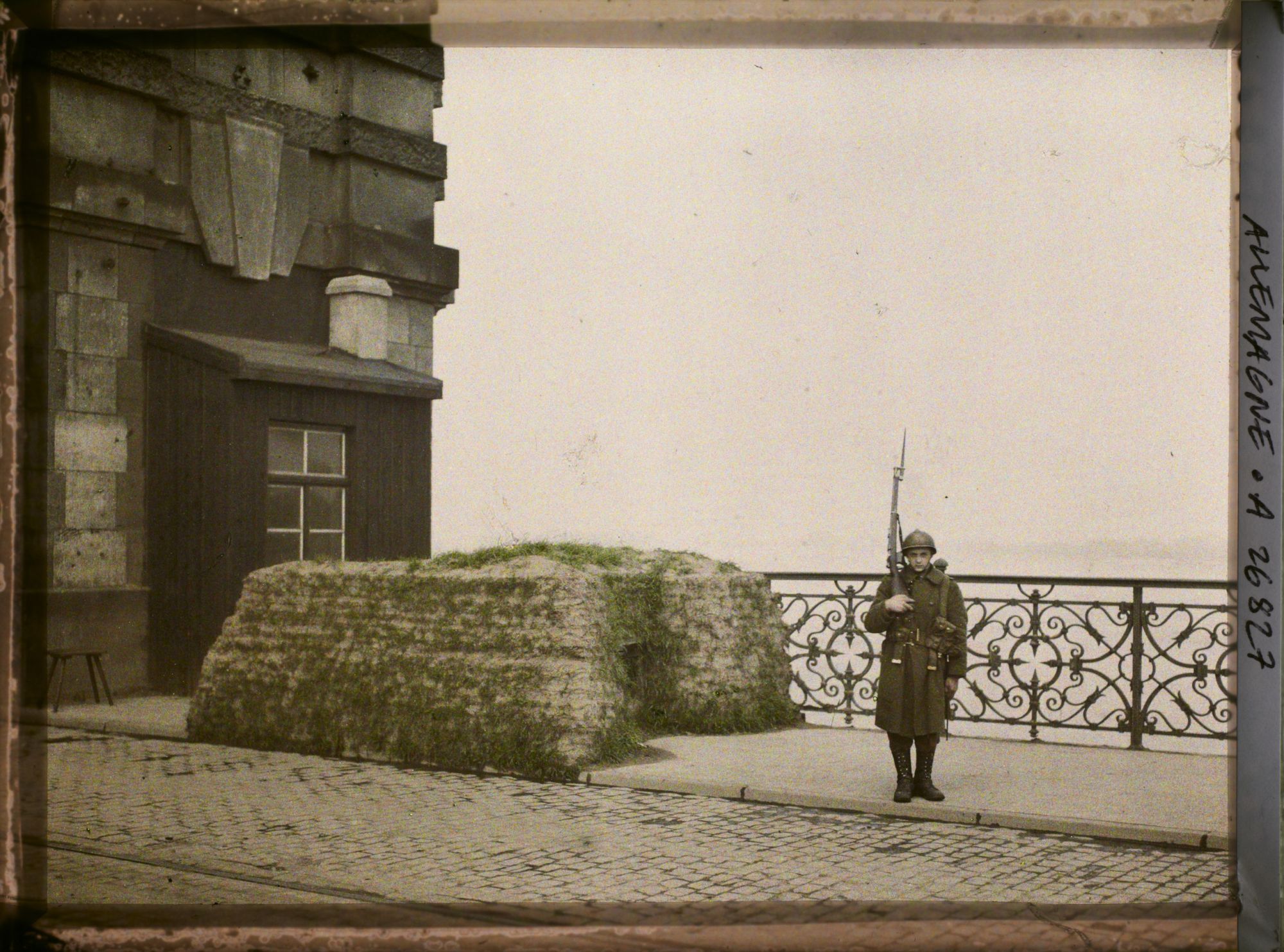 Image représentant Allemagne, Düsseldorf, Occupation Française Sentinelle Belge sur le Pont