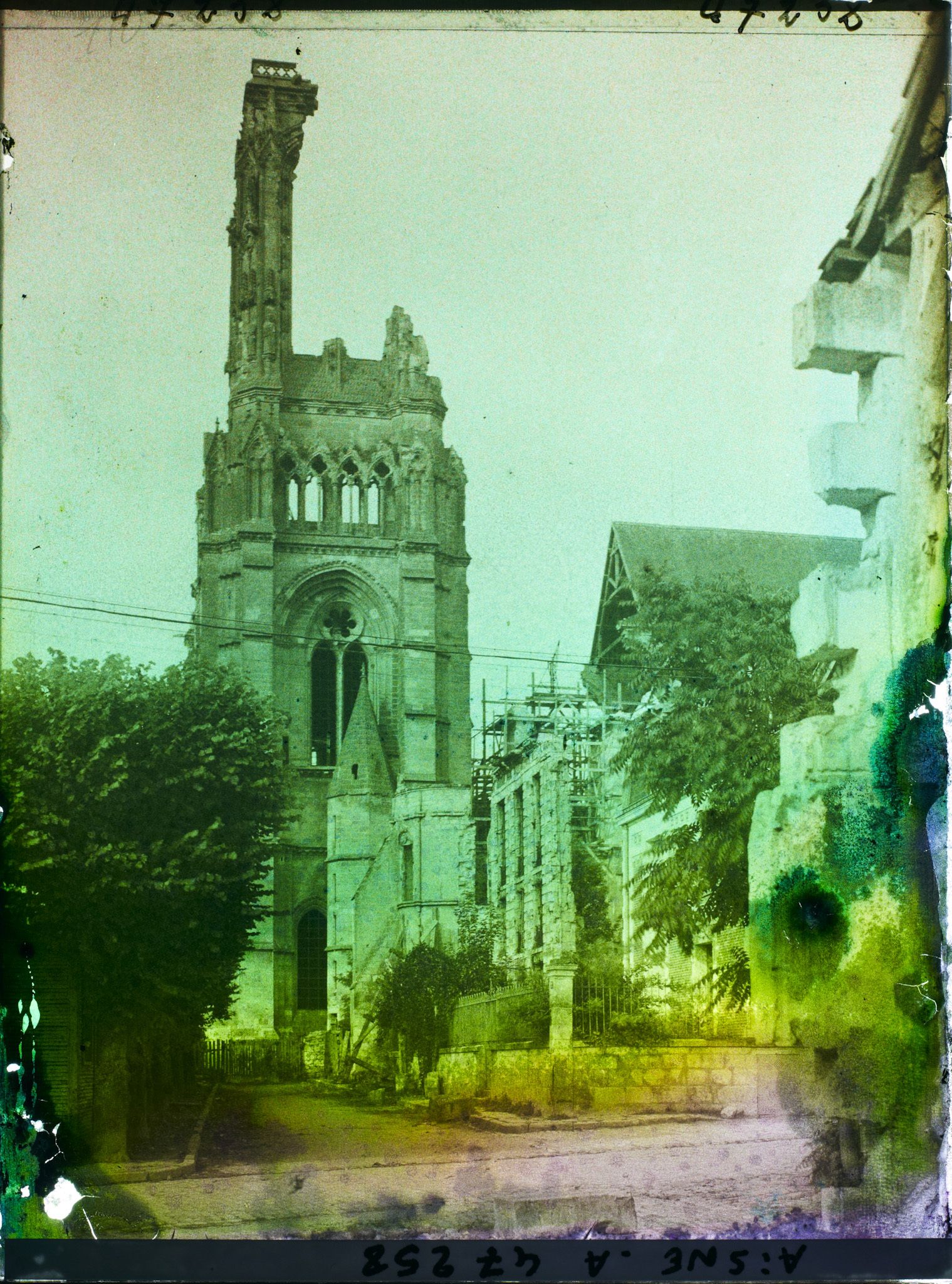 Image représentant France, Soissons, Tour Sud de la Cathédrale
