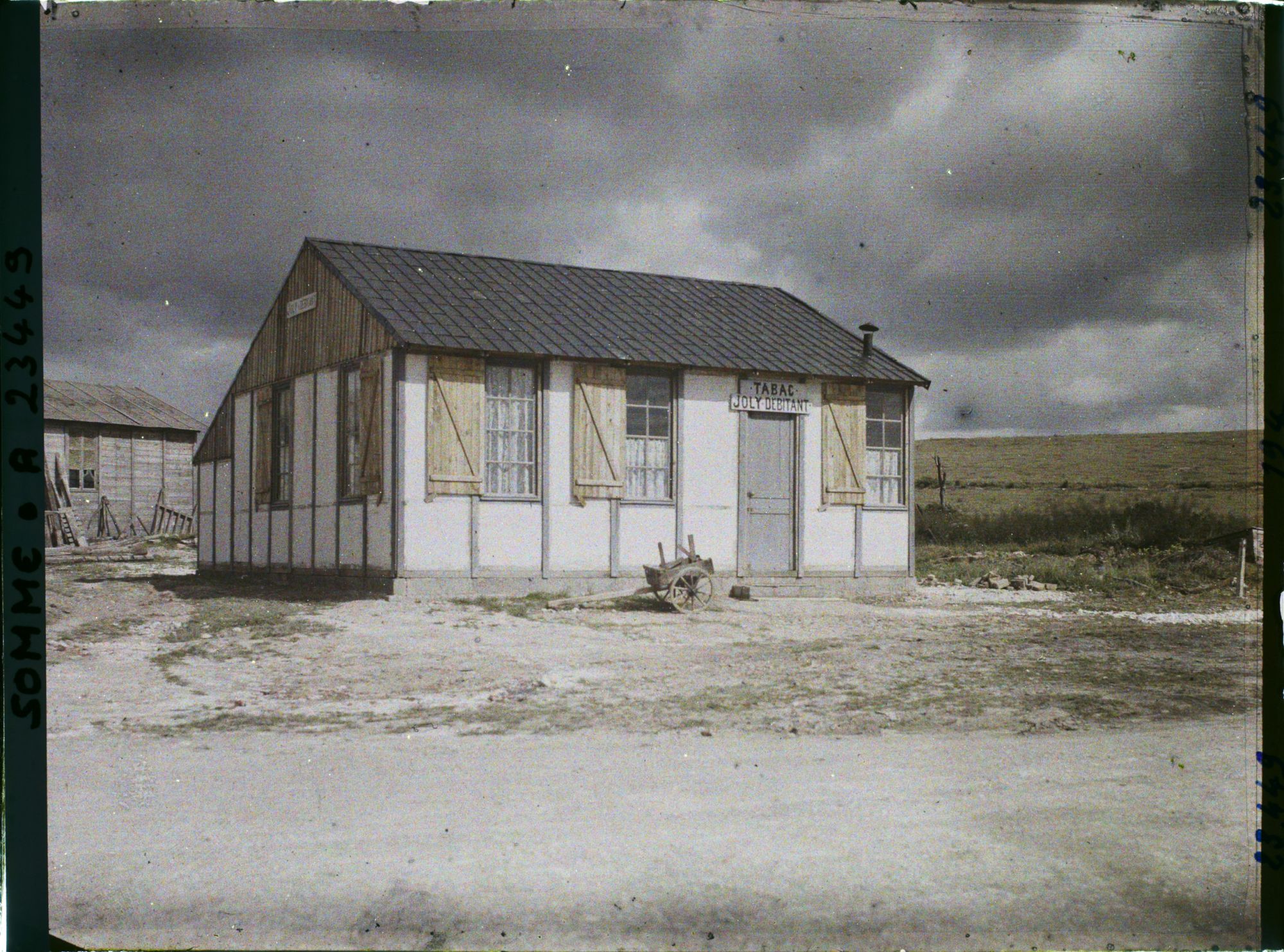 Image représentant France, Bouchavesnes, Une maison provisoire