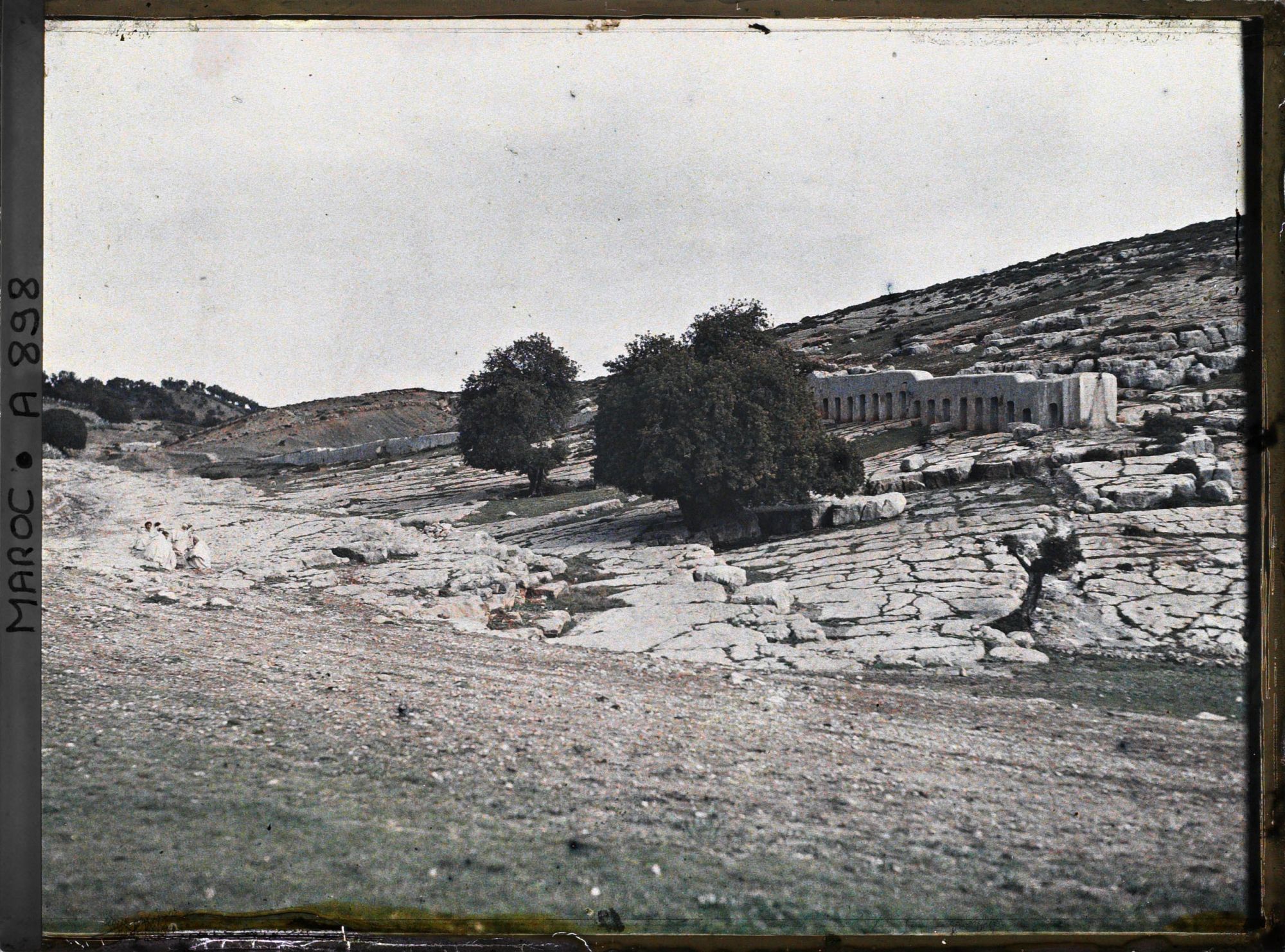 Image représentant Vestiges architecturaux sur la route menant à Fès