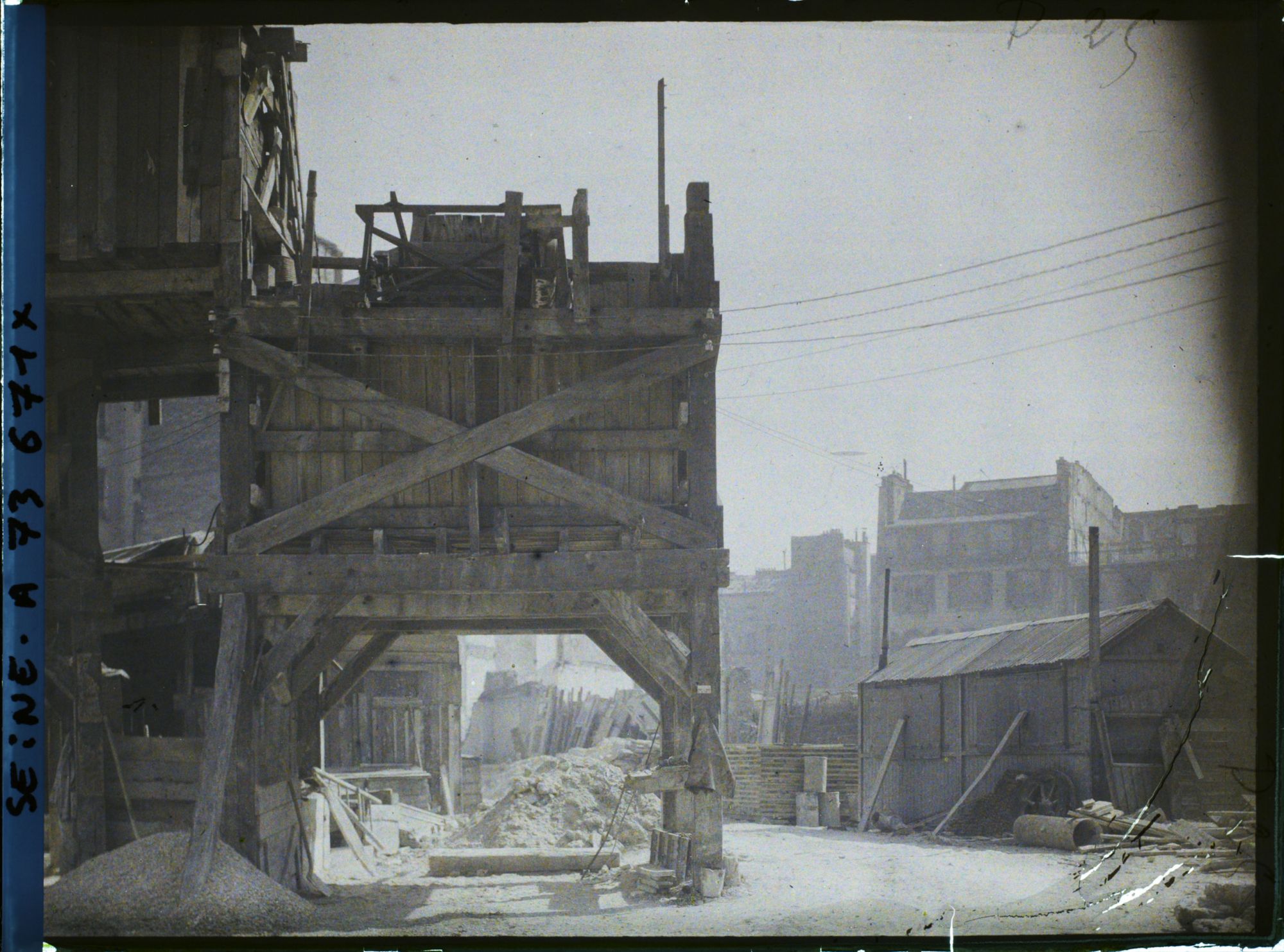 Image représentant Travaux pour le prolongement du boulevard Haussmann (démolitions rue Taitbout ?)