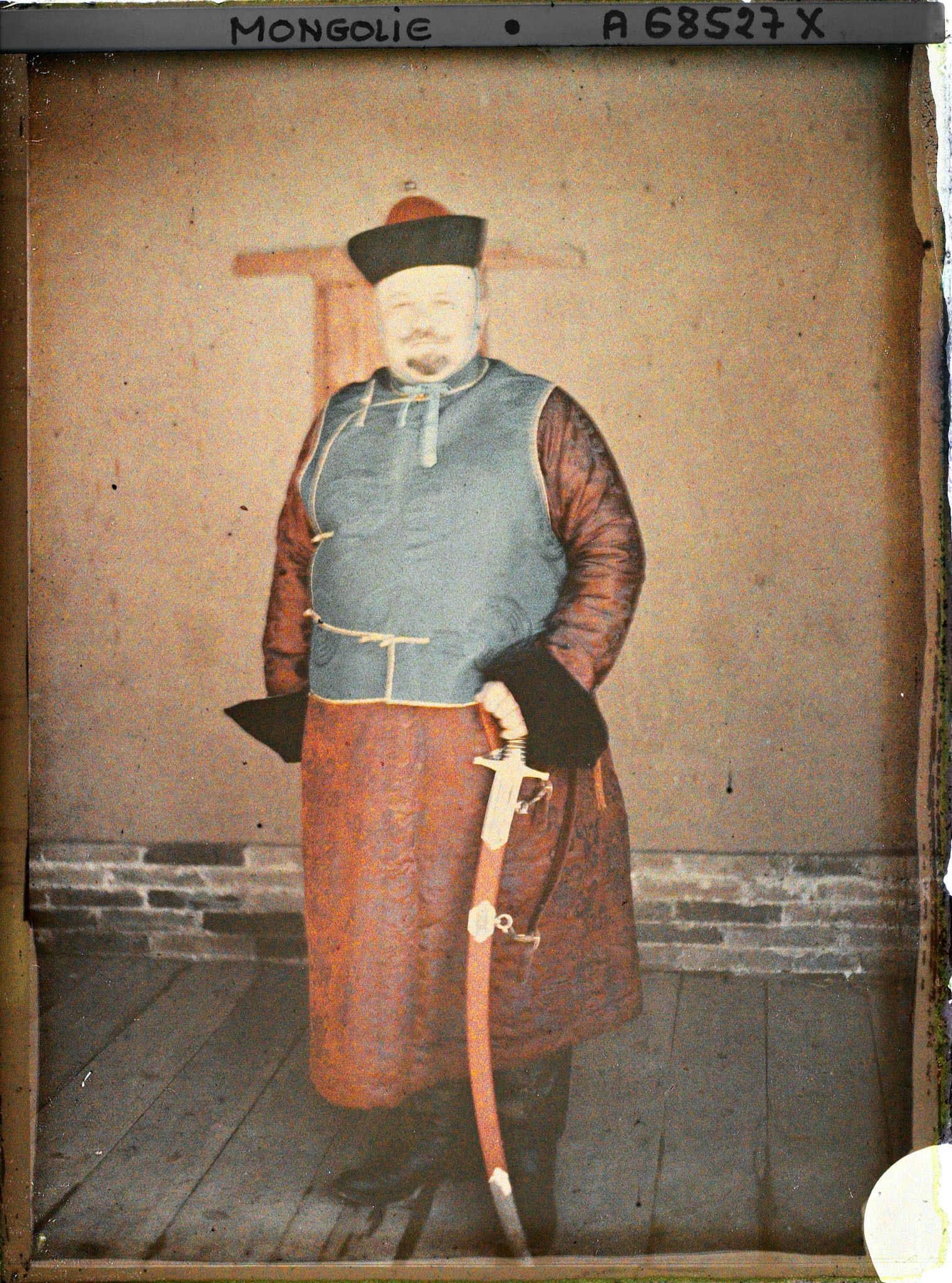 Image représentant Un officier russe, membre du gouvernement mongol