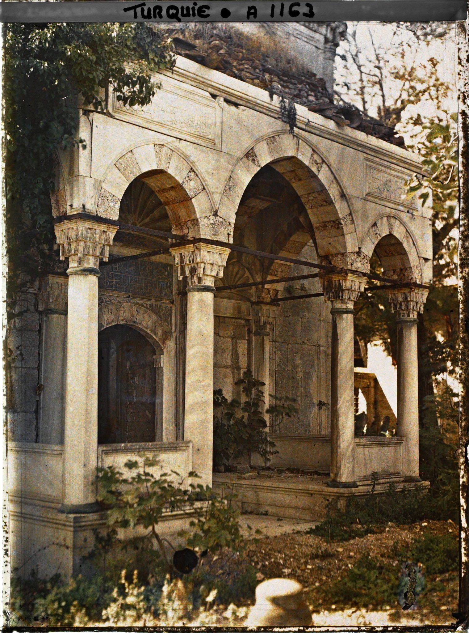 Image représentant Entrée d'un mausolée