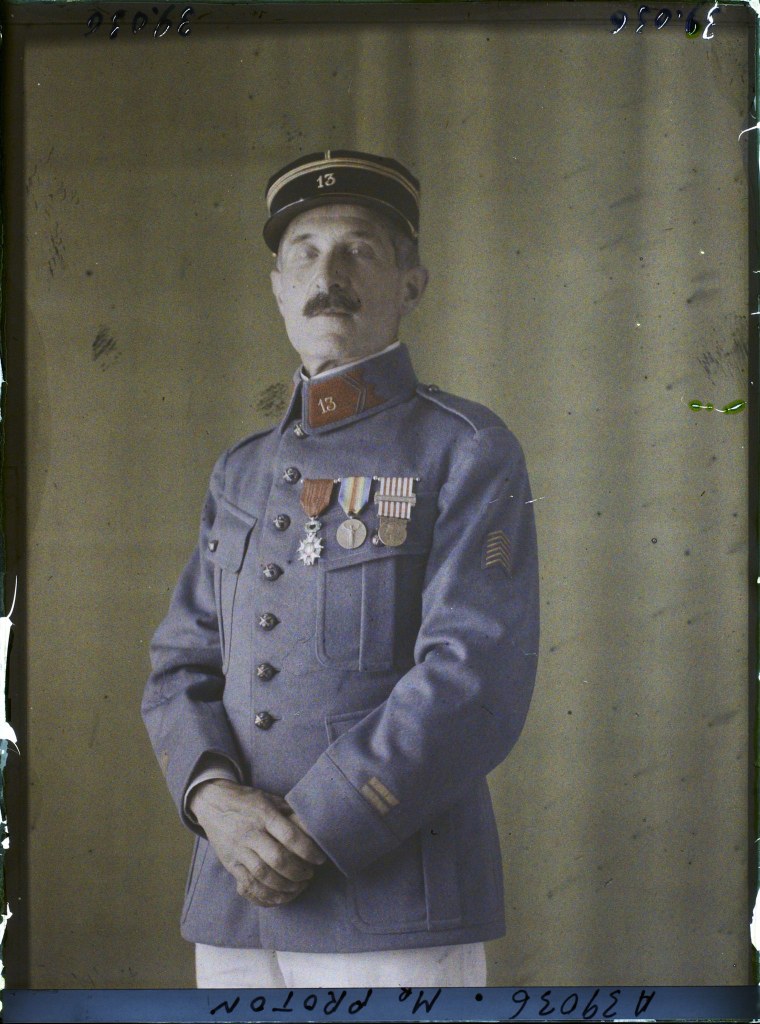 Image représentant https://musee-albert-kahn.s-museum.fr/home/NWQ2OTAwYzNmYjZlZTk1ZWQwODJmMjY4L2dlbmVyaWMtbm90aWNlLXRhYi9hdXRob3JpdHkvNjE3YTc5ZjVjZjhiODk2OGIzMzM3ZDIx/5d6900c3fb6ee95ed082f268/generic-notice-tab/authority/617a79ebcf8b8968b3337639 Monsieur Proton