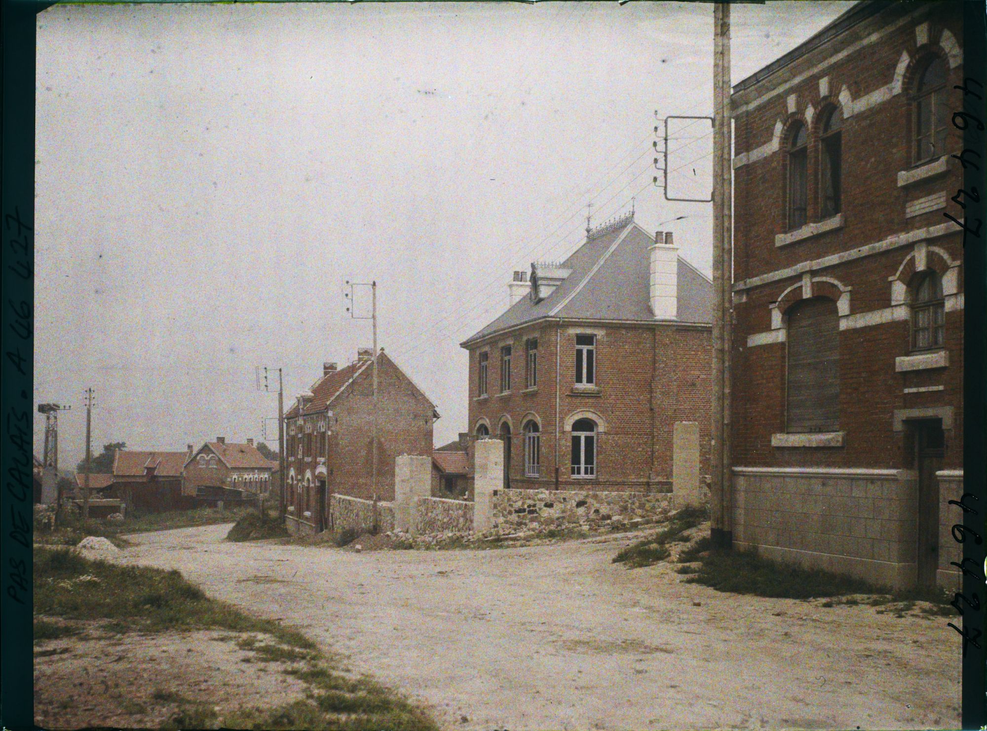 Image représentant France, Carency, Une rue du Village
