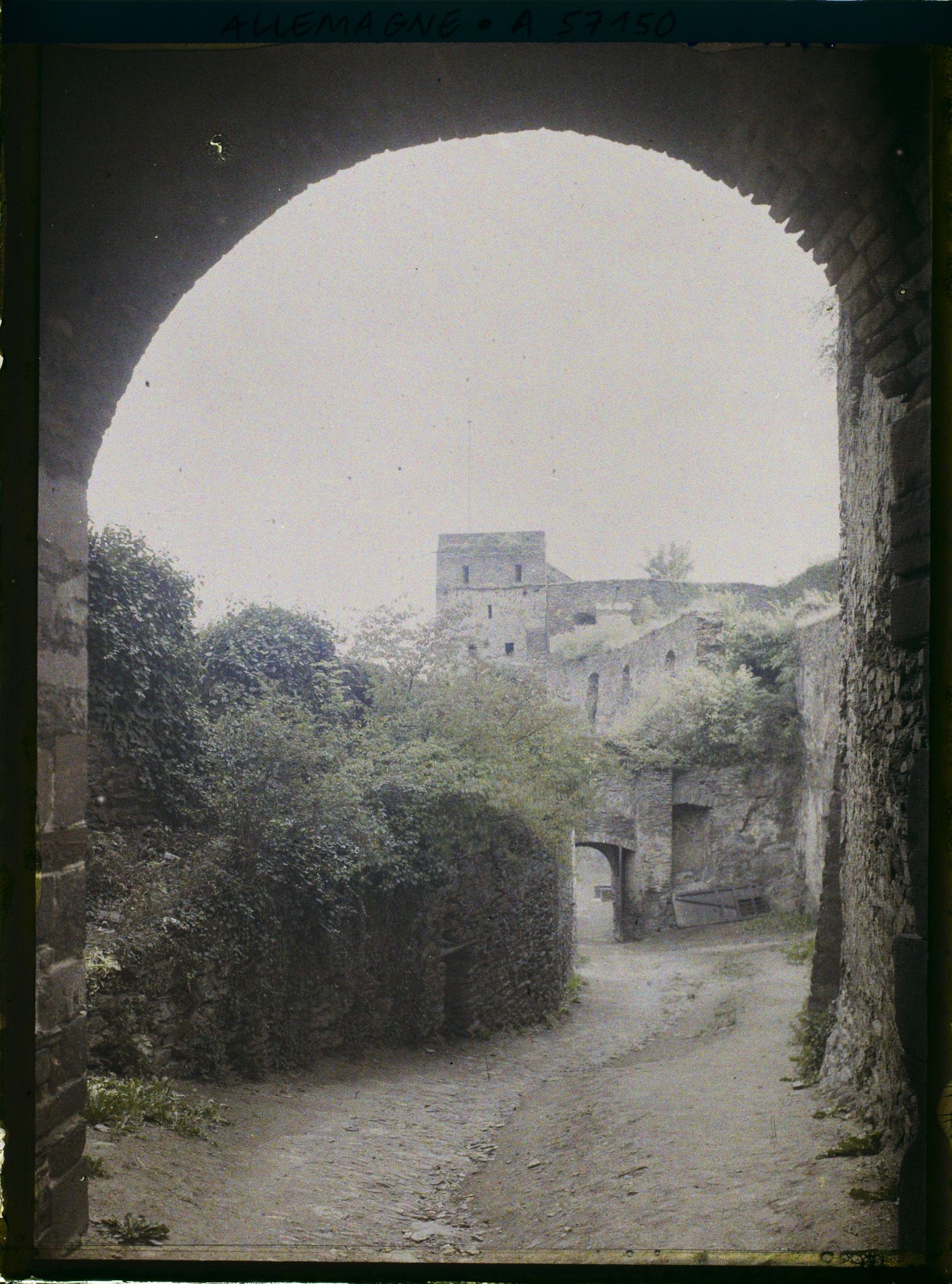 Image représentant Bords du Rhin, St Goard, St Goard - Ruines de Rheinsfields