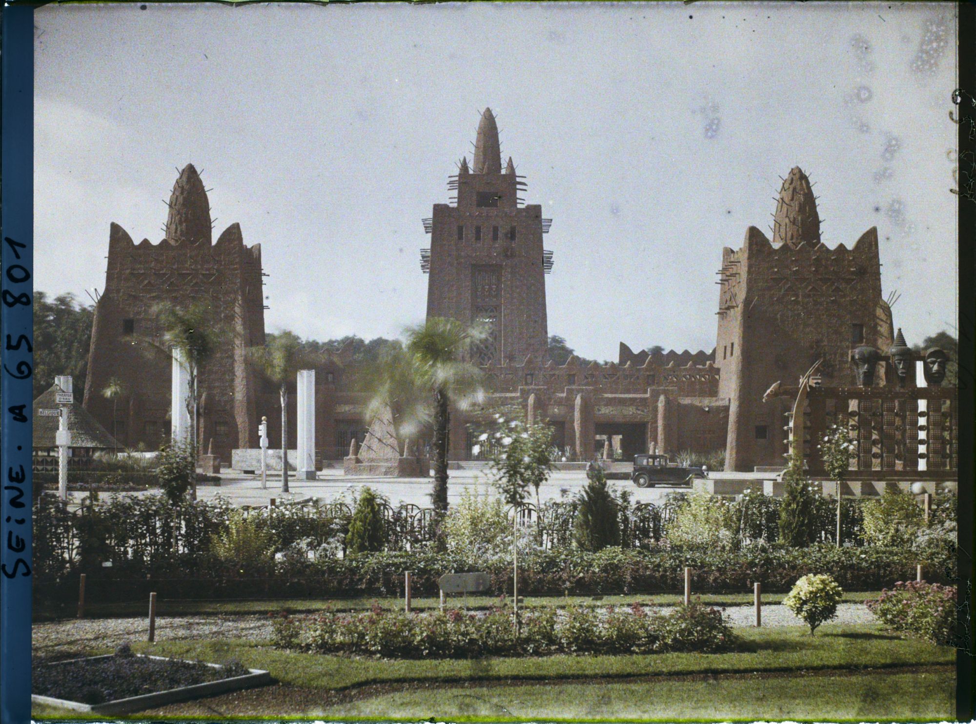 Image représentant L'Exposition Coloniale Internationale de 1931, le pavillon de l'AOF (Afrique occidentale française)