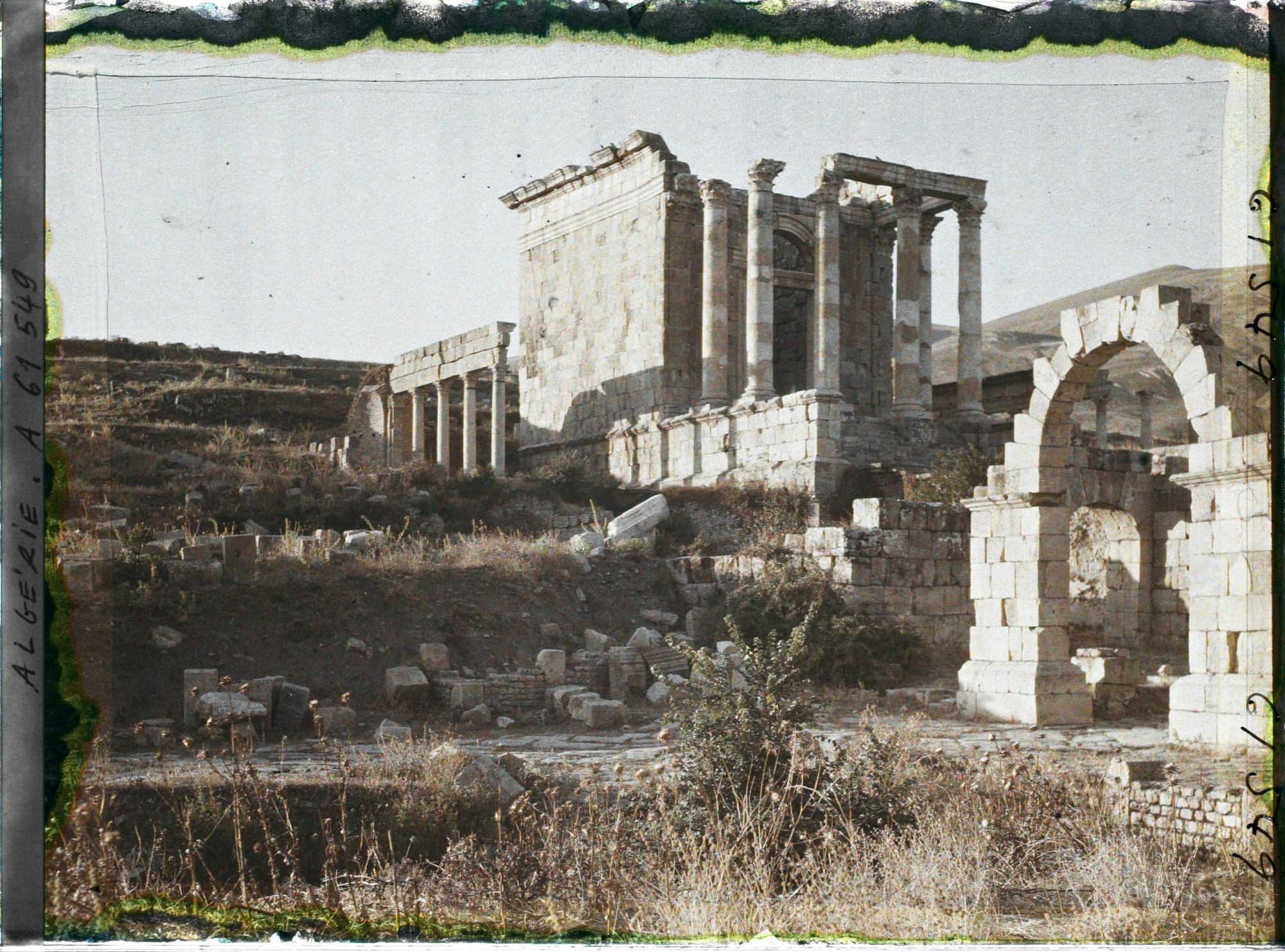 Image représentant Le temple Septimien, vestiges de la cité antique Cuicul