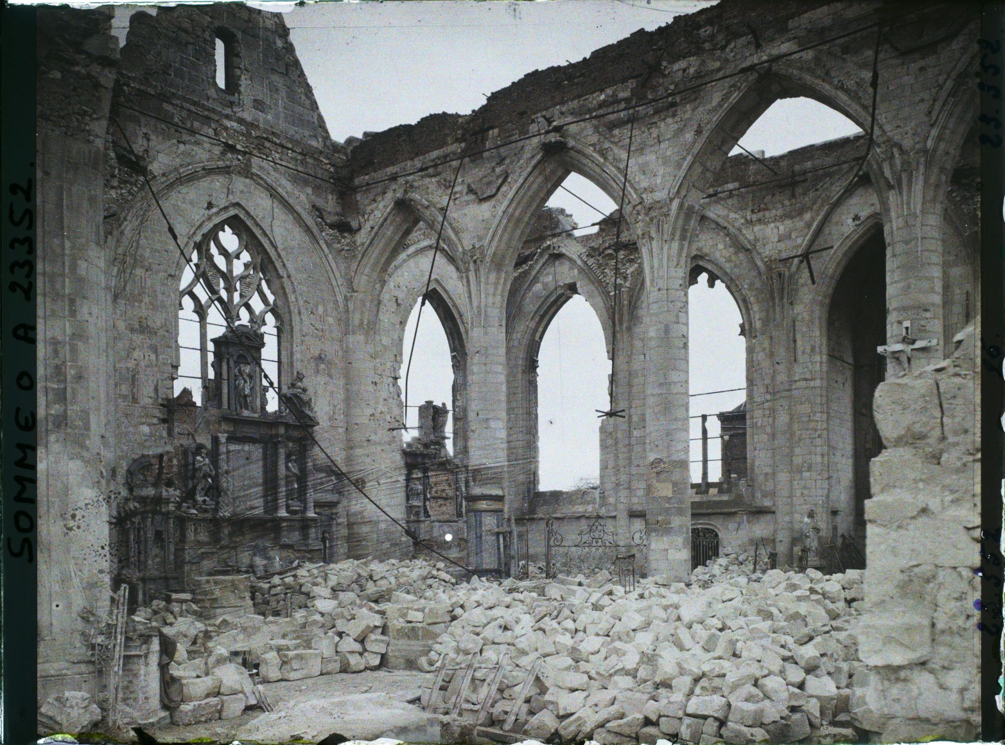 Image représentant France, Péronne, Eglise St Jean ; une vue sur le Chœur