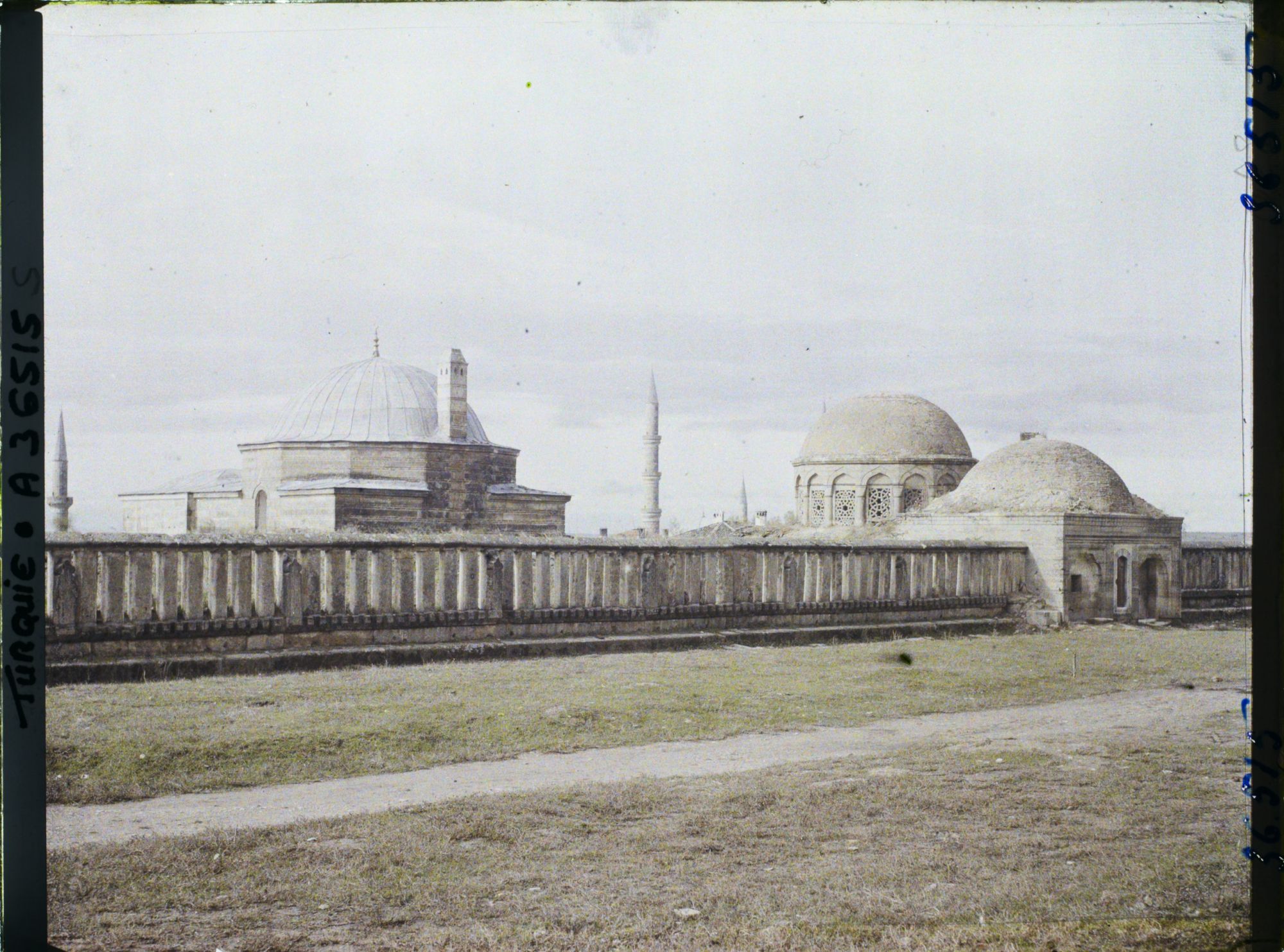 Image représentant Thrace, Andrinople, Mosquée du Sultan Selim, Un aspect du mur d'enceinte
