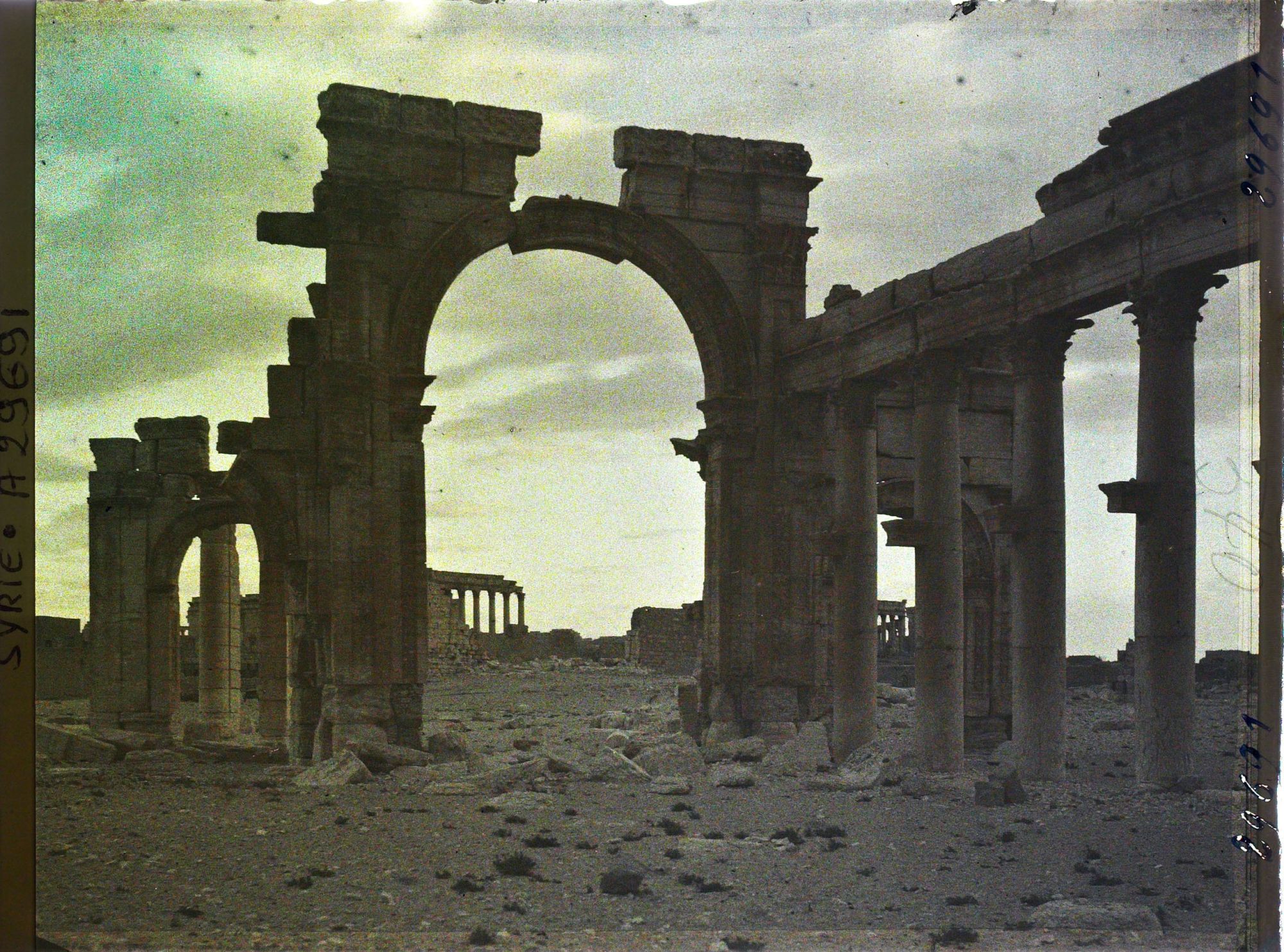 Image représentant L'arc monumental