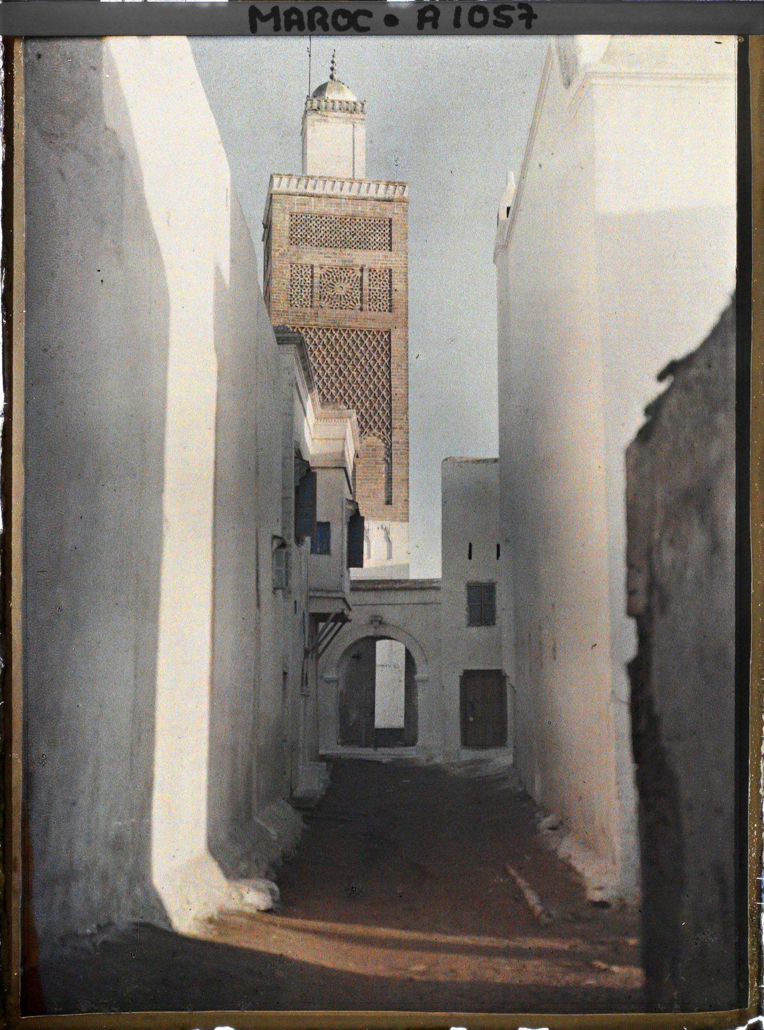 Image représentant Minaret au bout d'une rue