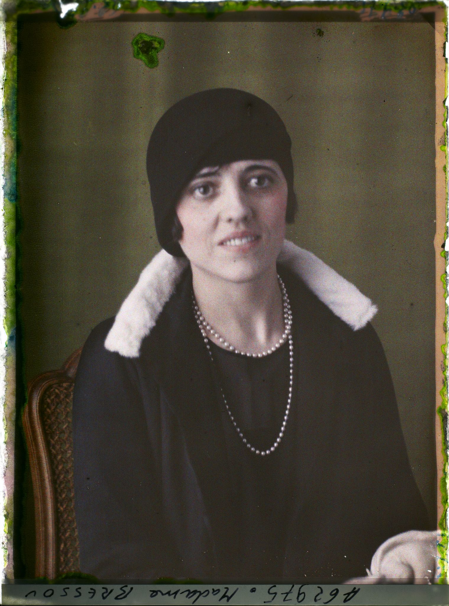 Image représentant https://musee-albert-kahn.s-museum.fr/home/NWQ2OTAwYzNmYjZlZTk1ZWQwODJmMjY4L2dlbmVyaWMtbm90aWNlLXRhYi9hdXRob3JpdHkvNjE3YTc5ZjVjZjhiODk2OGIzMzM3ZDIx/5d6900c3fb6ee95ed082f268/generic-notice-tab/authority/617a79ebcf8b8968b3336983 Madame Madeleine Bressou