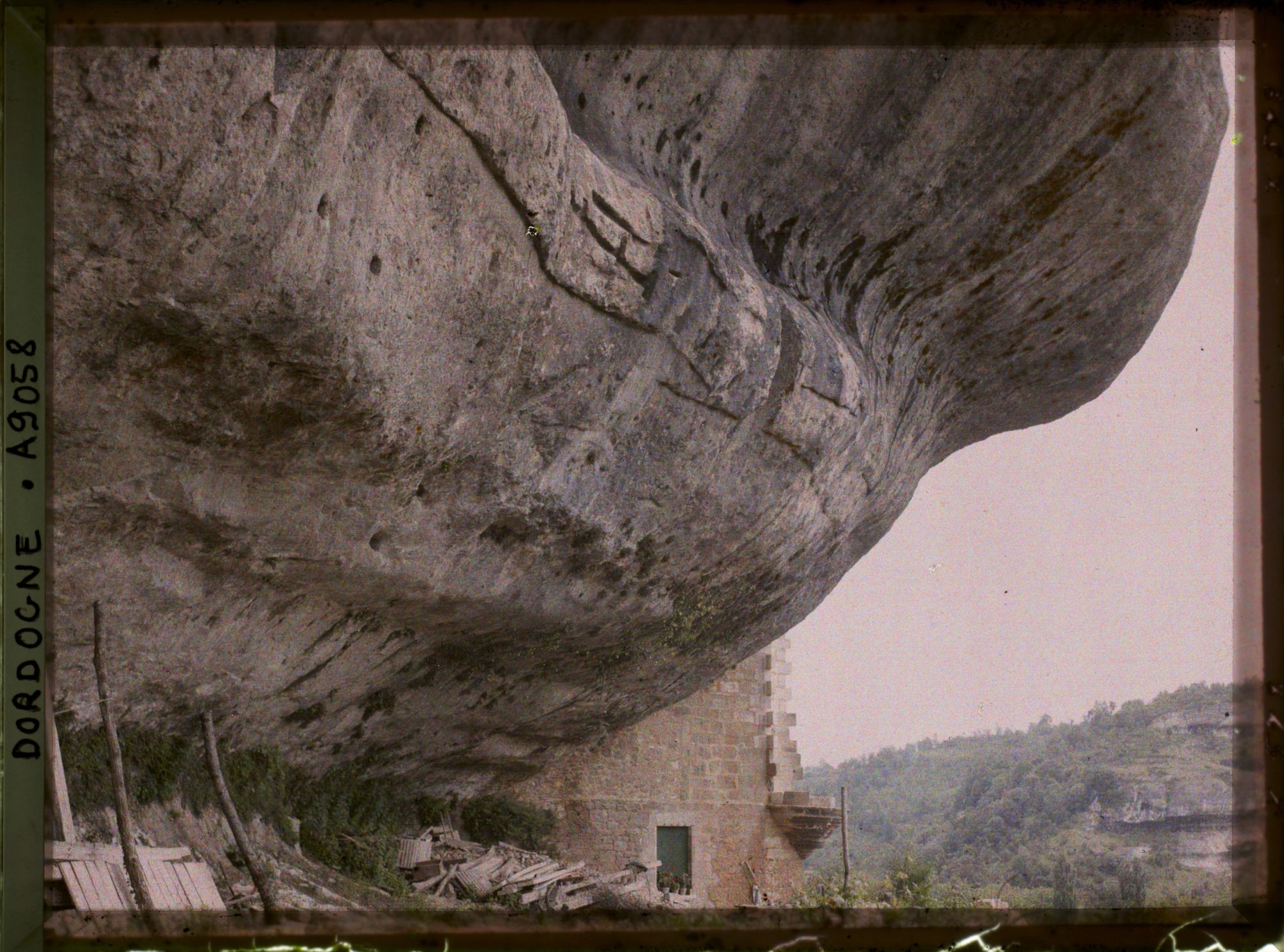 Image représentant France, Les Eyzies (Dordogne), La profondeur du