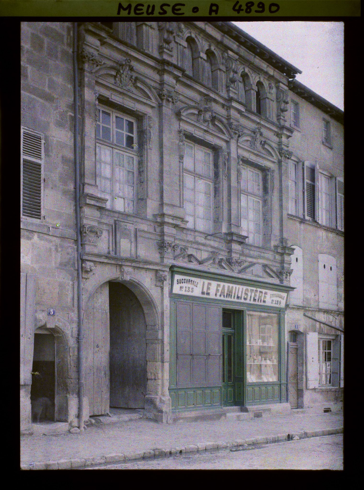 Image représentant Ville haute : Place de la Halle