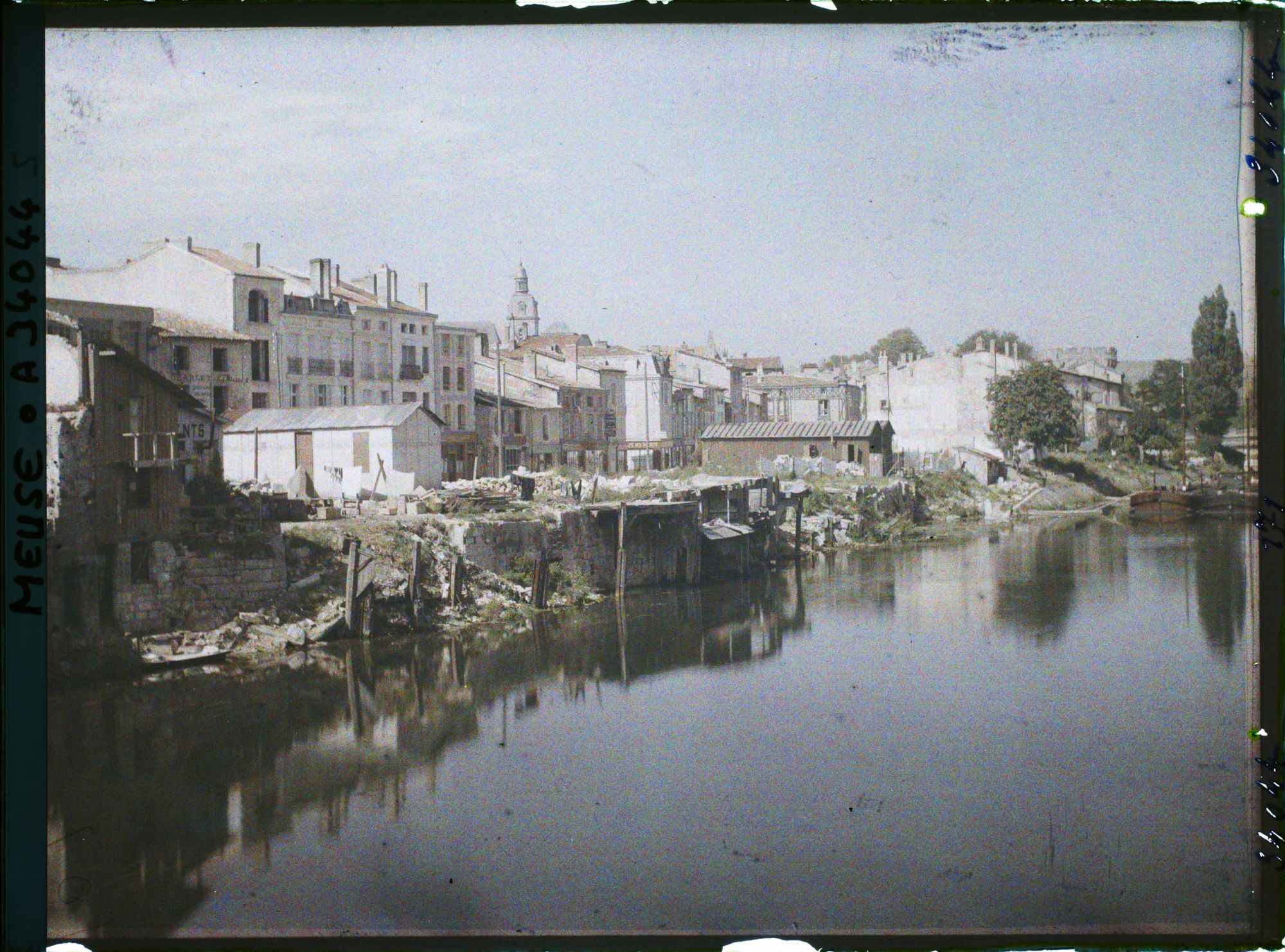 Image représentant France, Verdun, La rive gauche prise du Pont du Théâtre