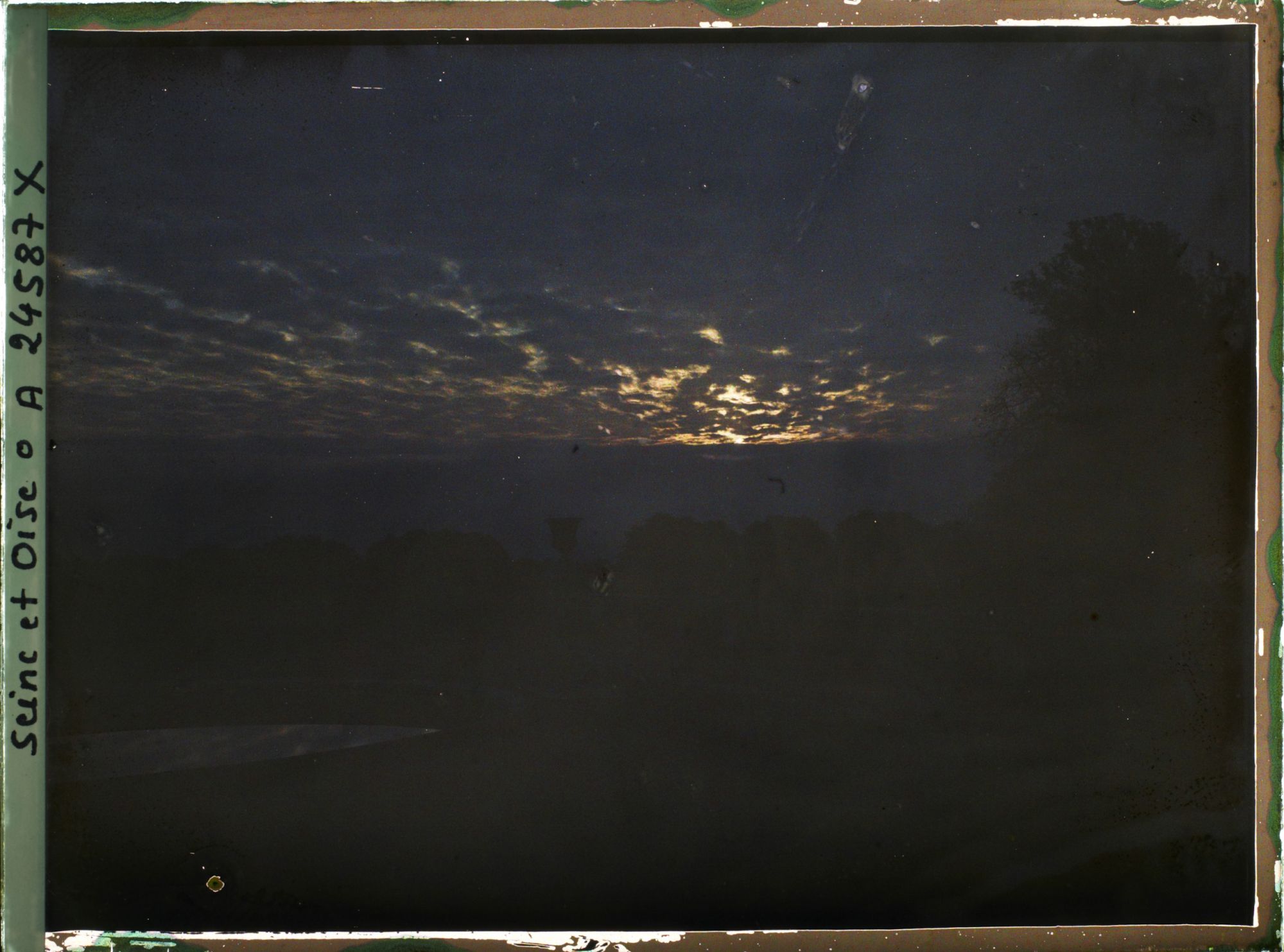 Image représentant Lever de soleil dans le parc