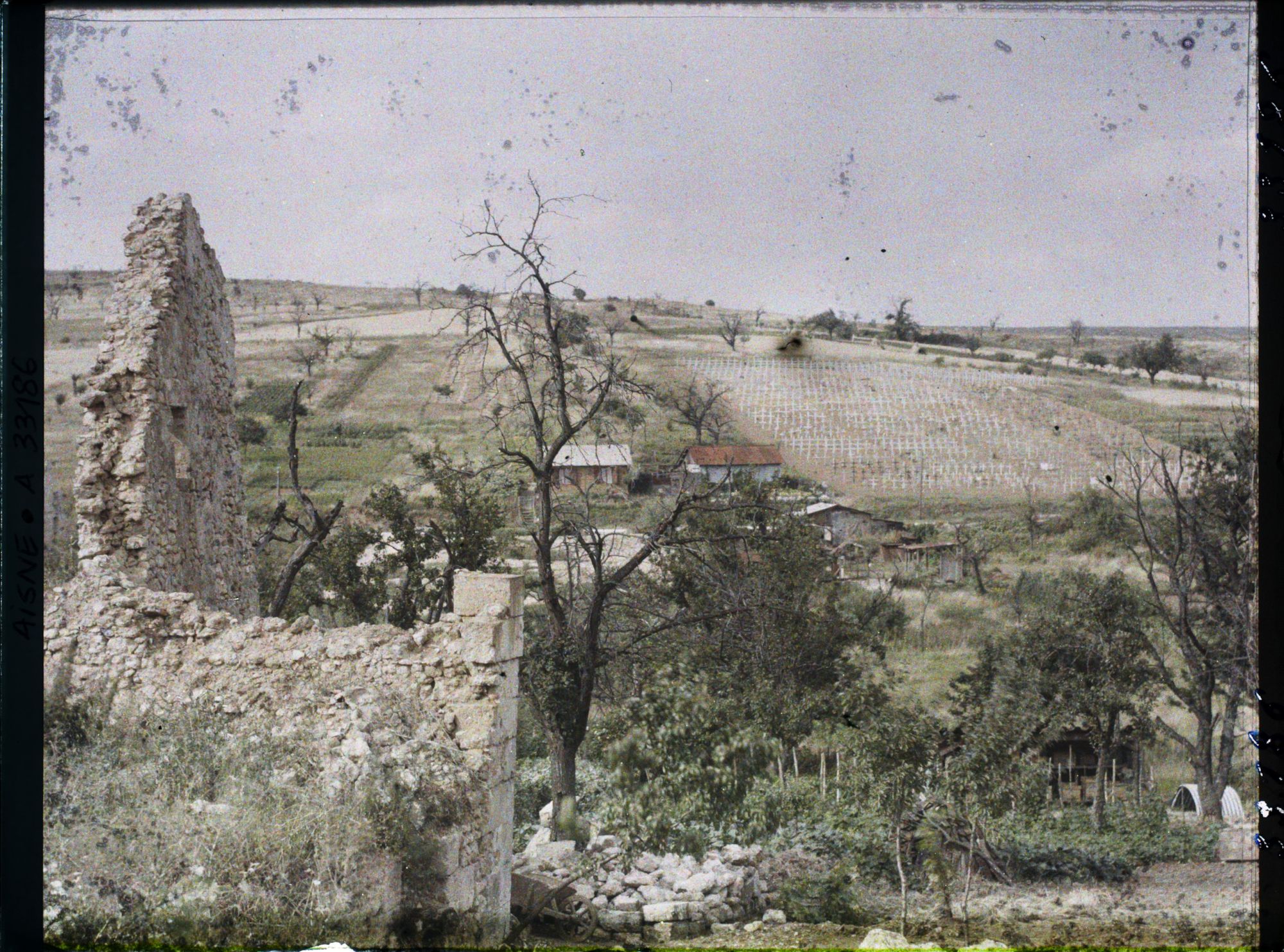 Image représentant France, Craonnelle, Vue panoramique sur le Cimetière