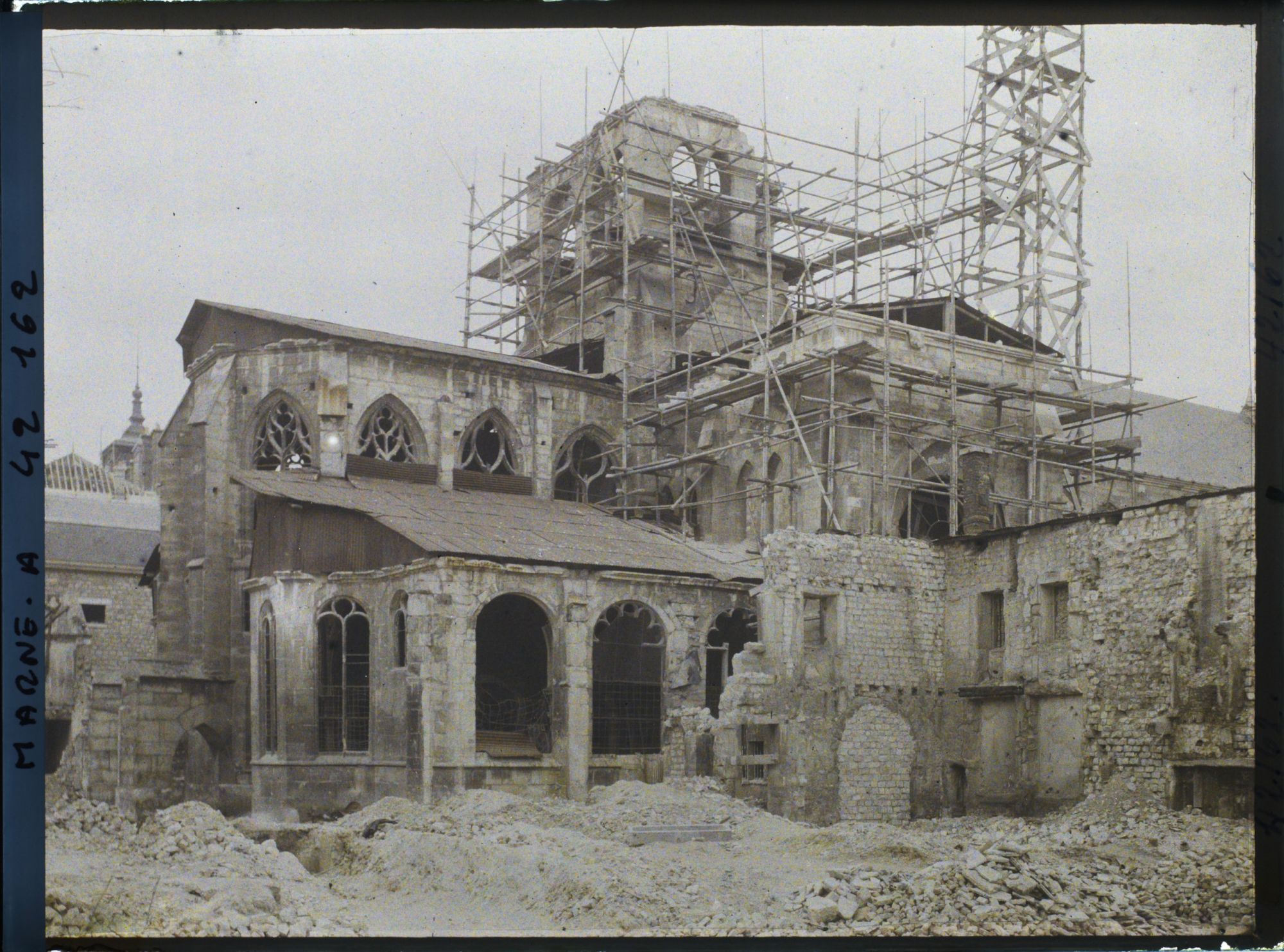 Image représentant France, Reims, La réfection de l'Eglise St Jacques