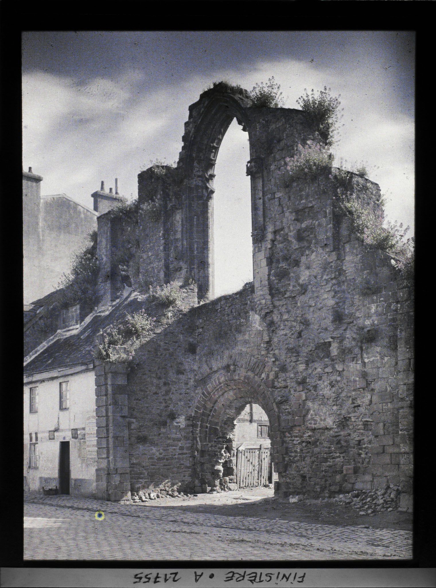 Image représentant Les ruines de l'église Saint-Colomban, rue Brémond-d'Ars