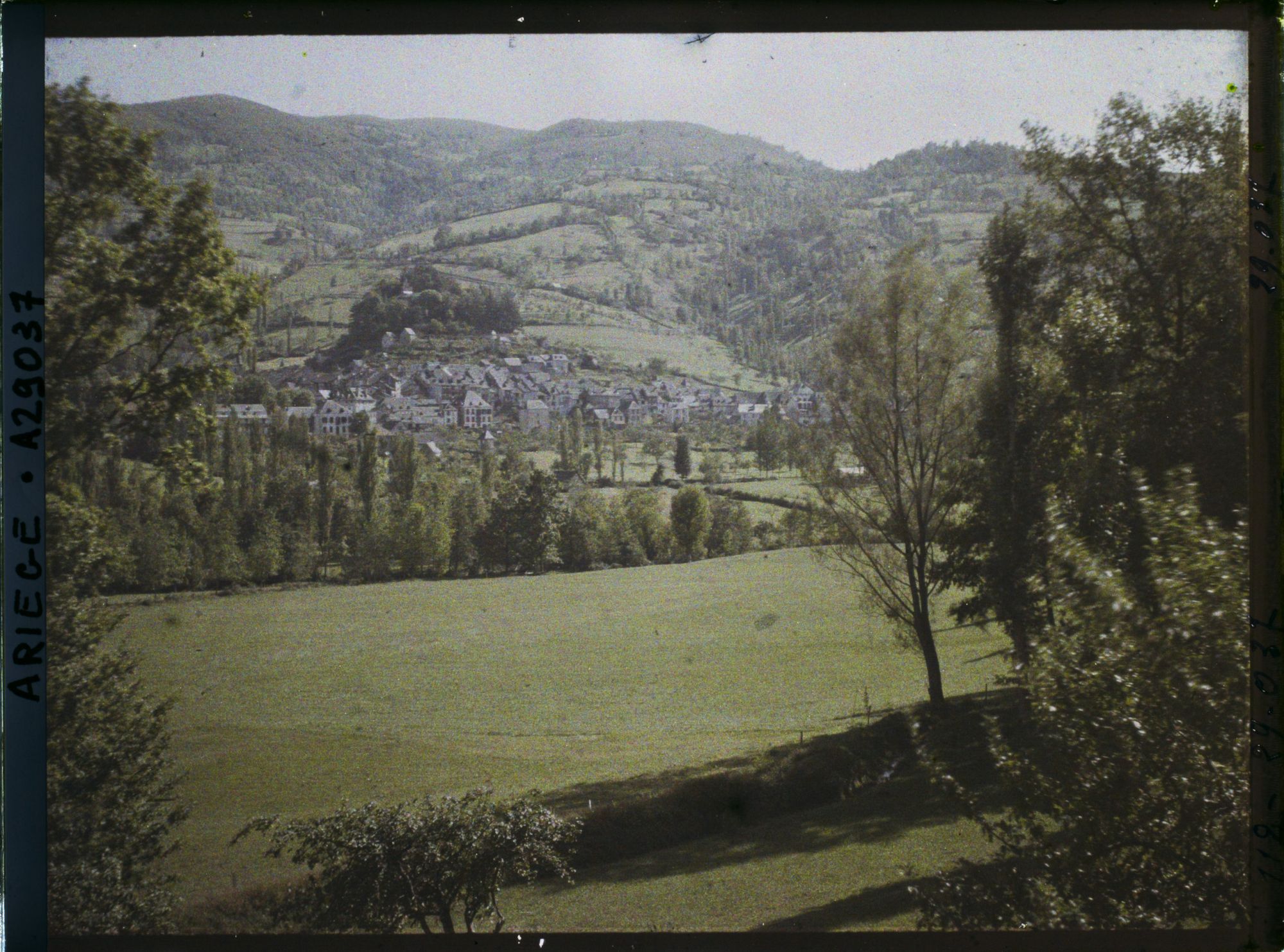 Image représentant La commune vue du château de Coumes