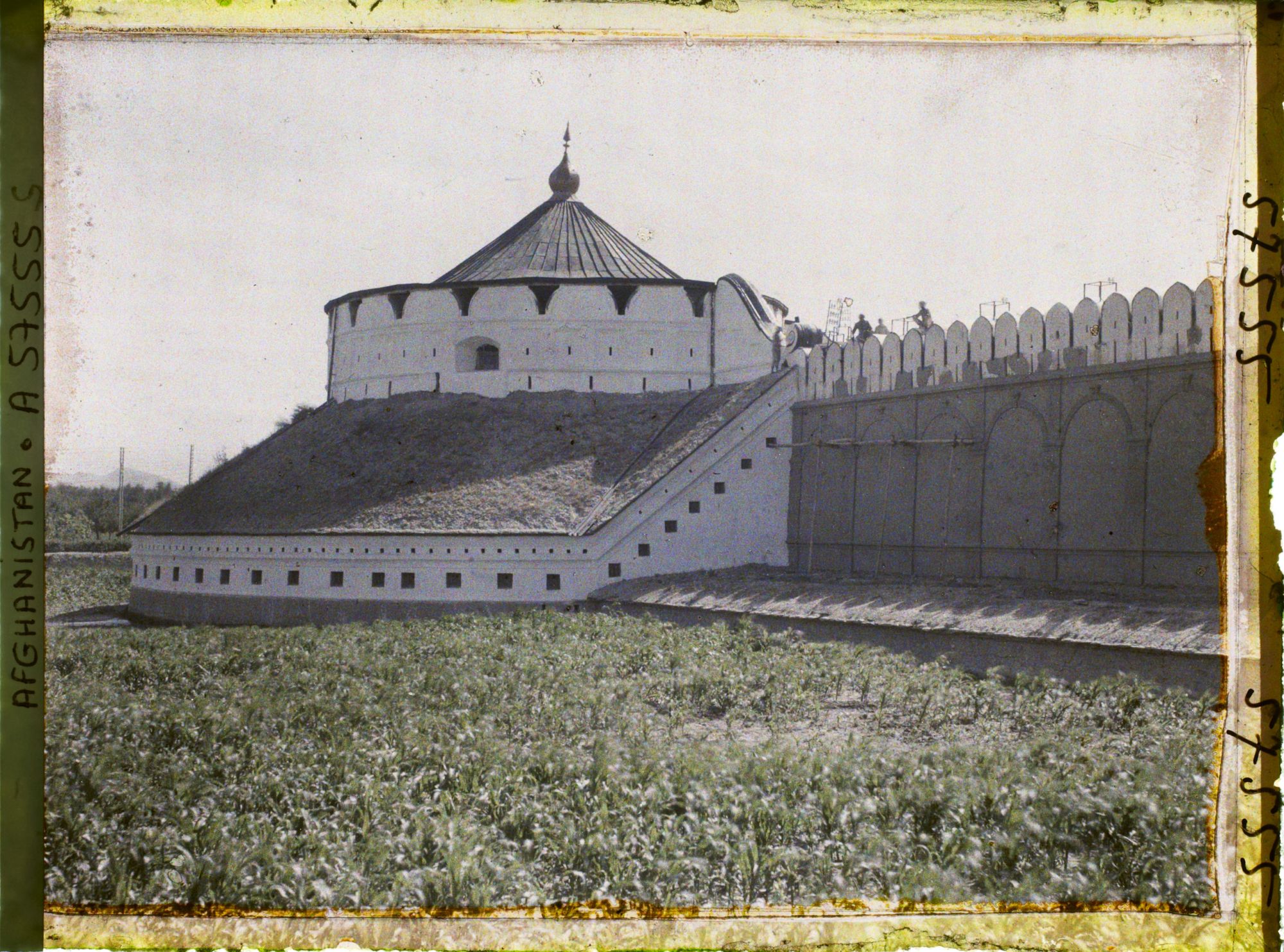 Image représentant Tour d'angle de l'enceinte de l'Arg (citadelle abritant le Palais royal)