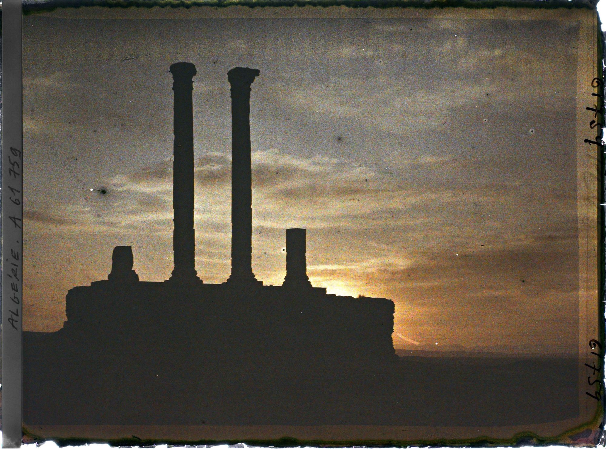 Image représentant Algérie, Timgad, Le Capitole au Soleil couchant