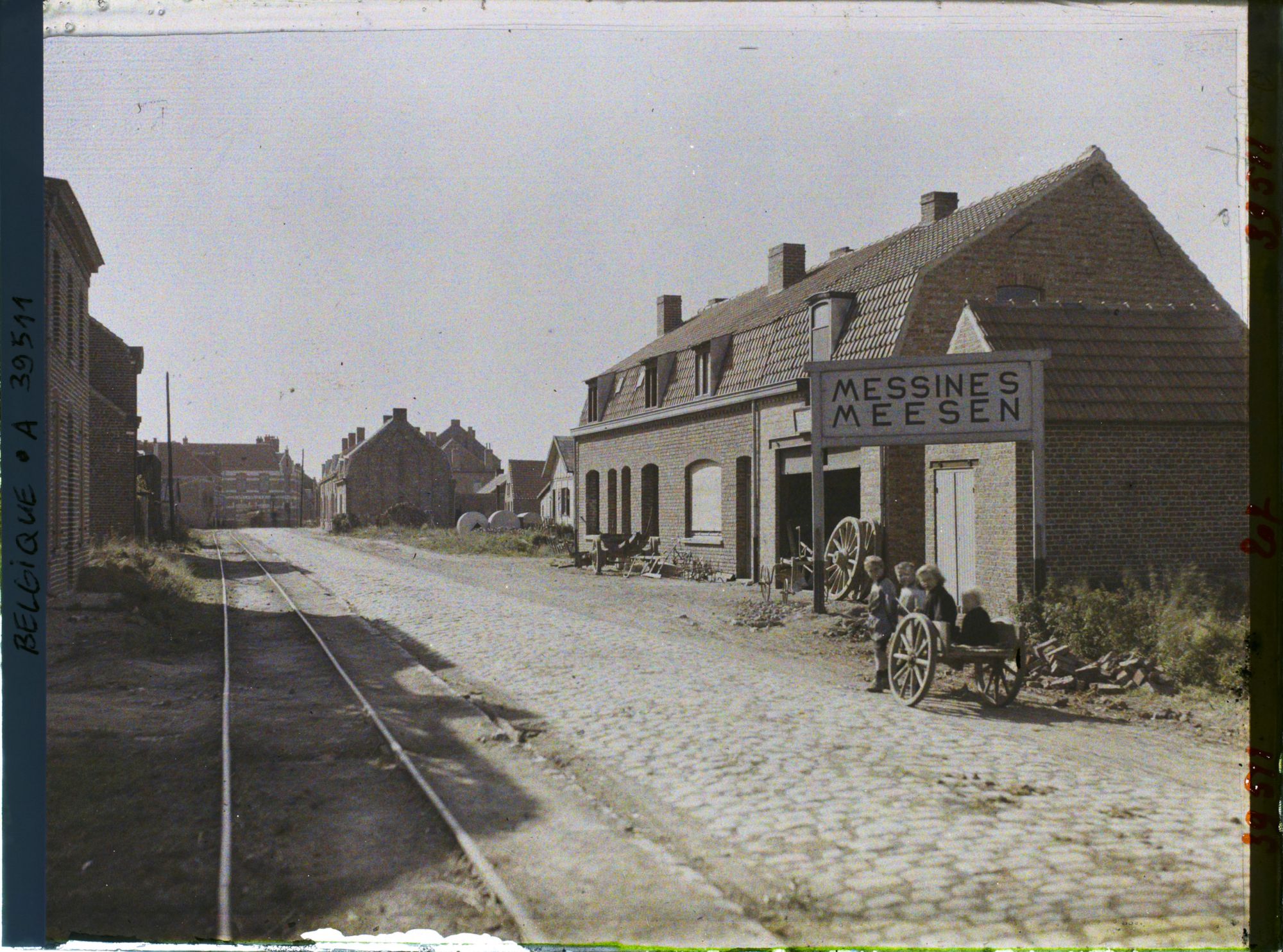Image représentant Belgique, Messines, Entrée du Village