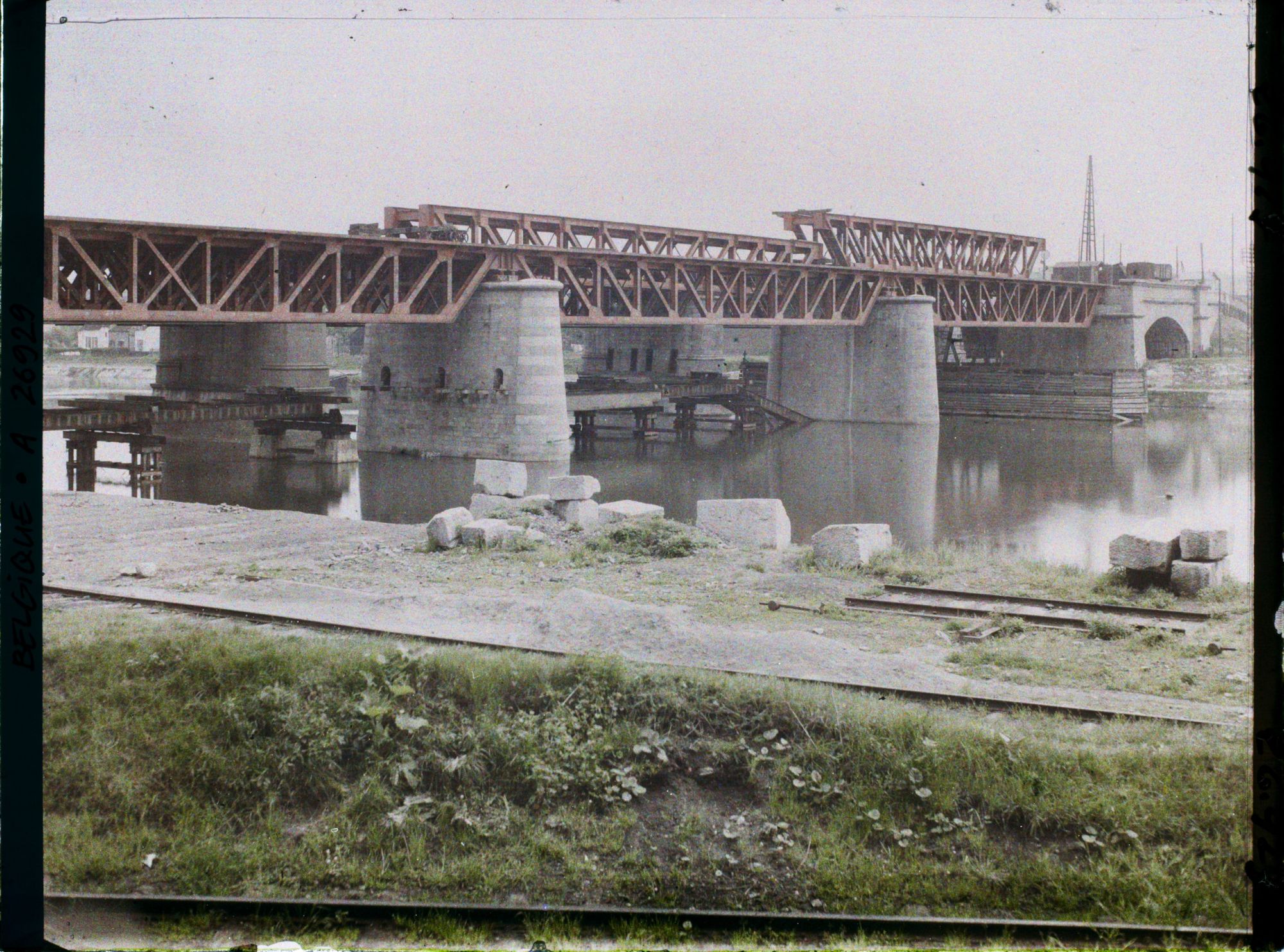 Image représentant Belgique, Namur, Occupation française, le Pont du Chemin de fer rétabli sur la Meuse