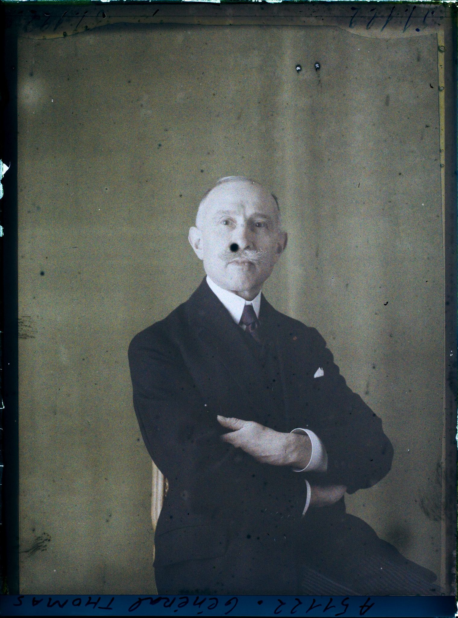 Image représentant Le général Emile  https://musee-albert-kahn.s-museum.fr/home/NWQ2OTAwYzNmYjZlZTk1ZWQwODJmMjY4L2dlbmVyaWMtbm90aWNlLXRhYi9hdXRob3JpdHkvNjE3YTc5ZjVjZjhiODk2OGIzMzM3ZDIx/5d6900c3fb6ee95ed082f268/generic-notice-tab/authority/617a79ebcf8b8968b33378b2 Thomas