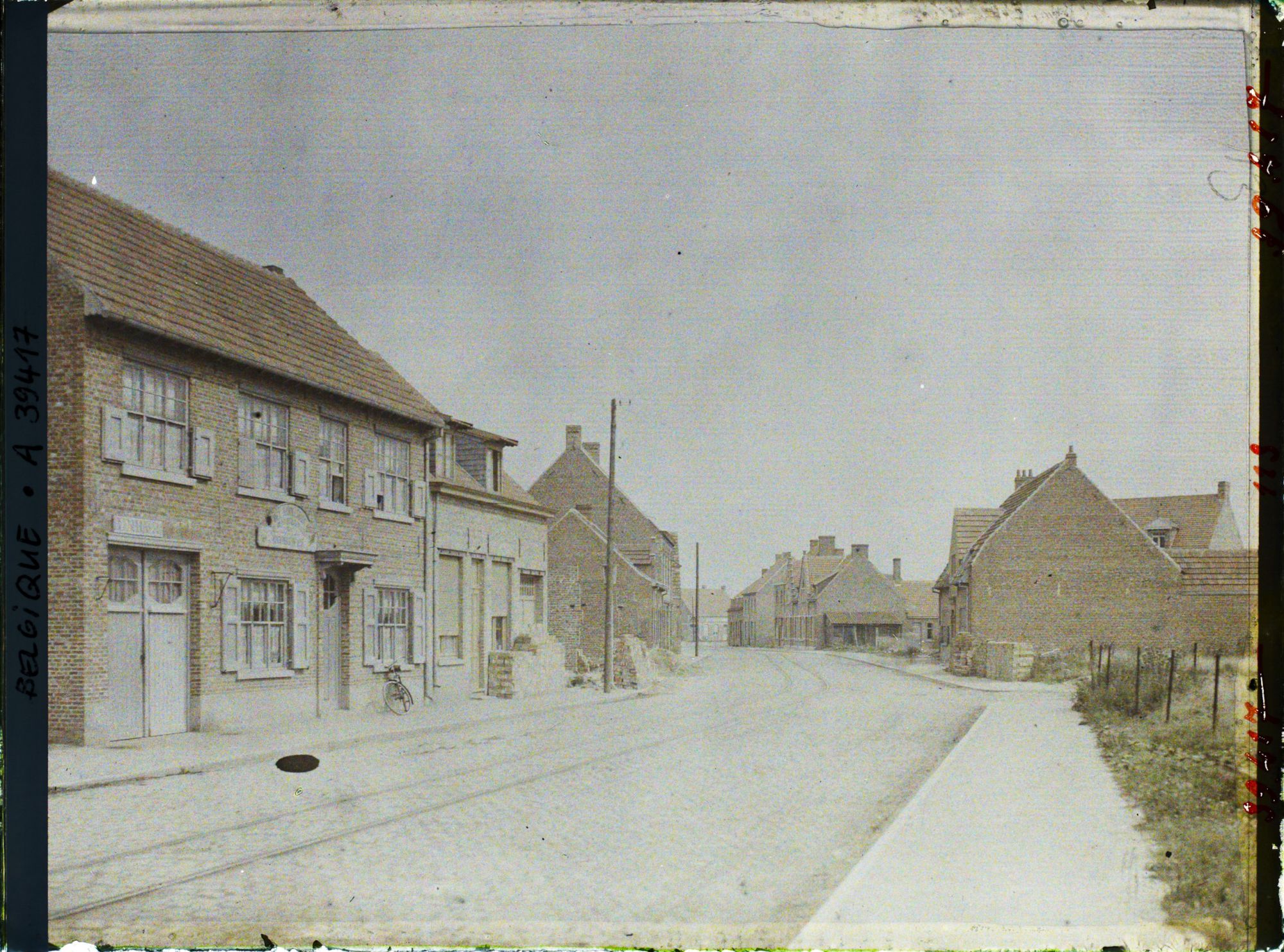 Image représentant Belgique, Poelcapelle, Une rue du Village