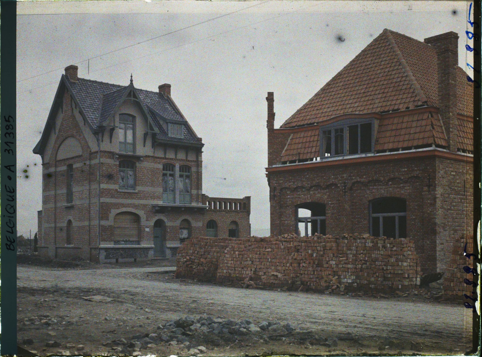 Image représentant Belgique, Langemarck, Groupe de maisons neuves