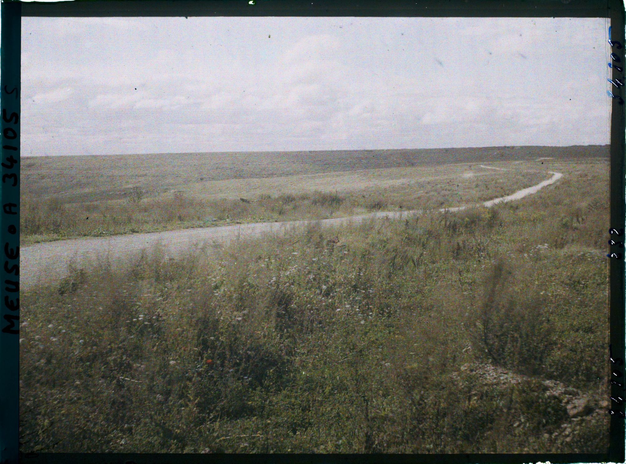 Image représentant France, Fleury, Vue d'ensemble vers le Village, prise vers le Nord Ouest
