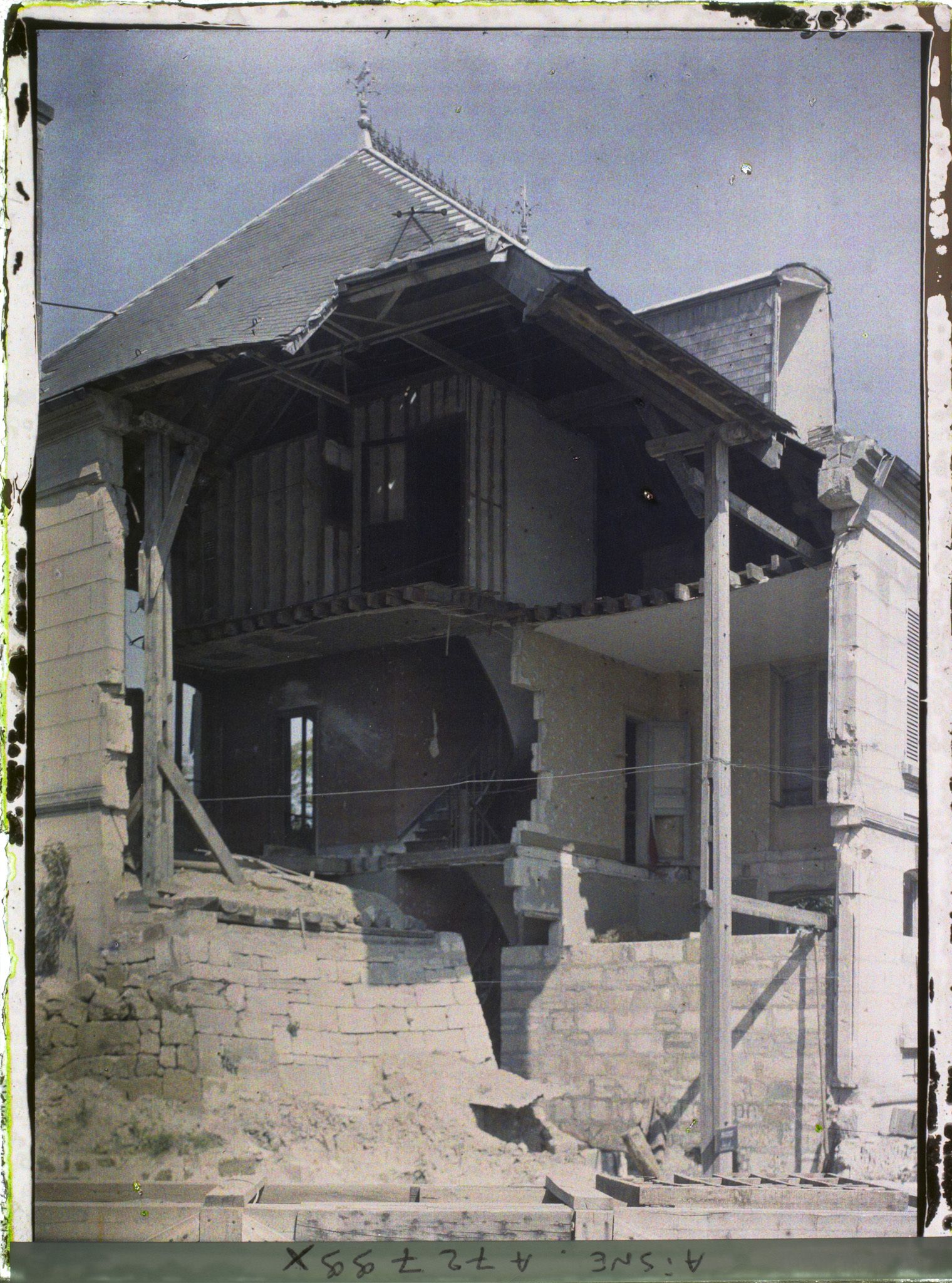Image représentant Une maison marmitée à Saint-Vaast