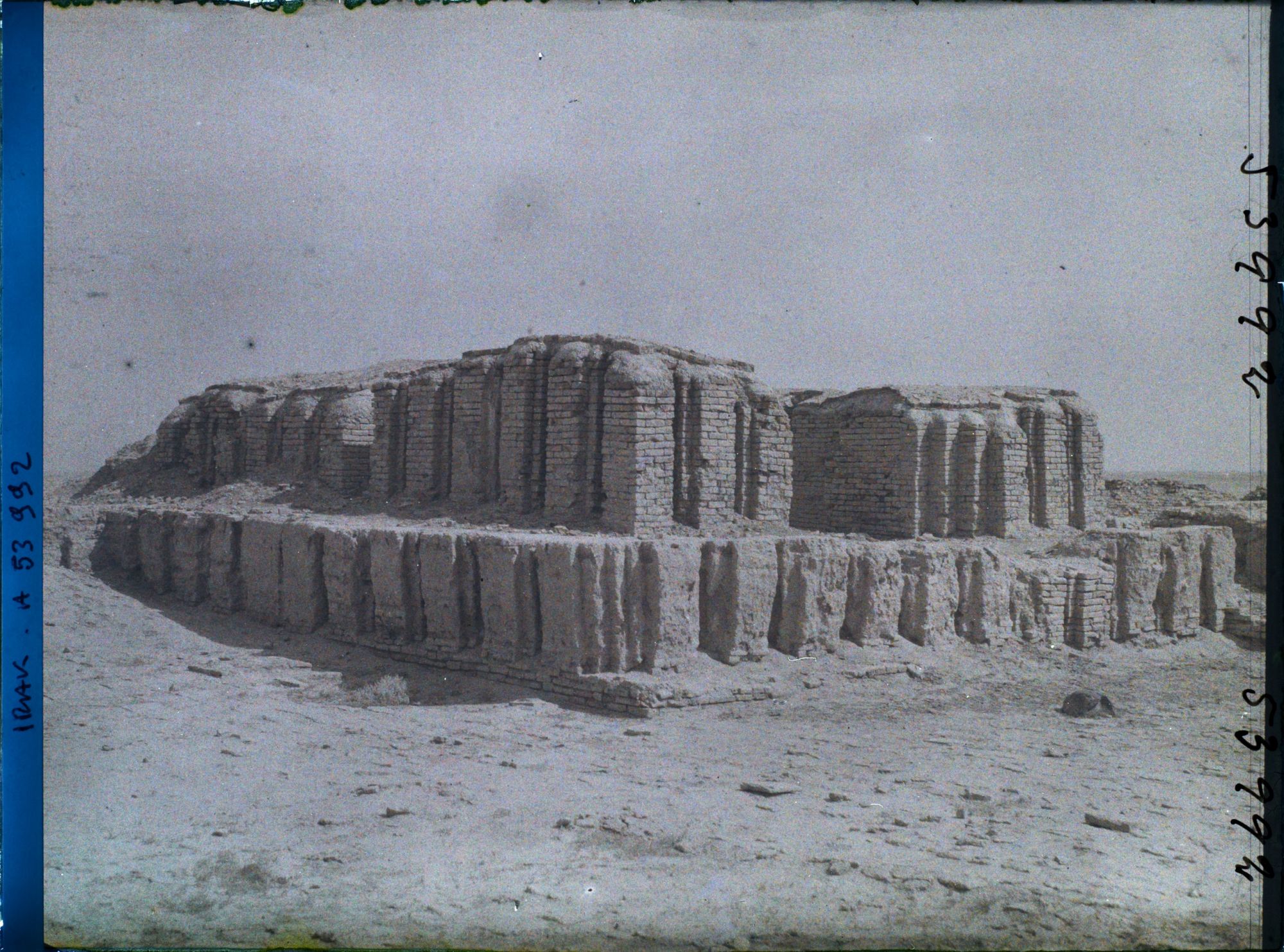 Image représentant Le temple et lieu de justice E-Dublal-Mah, dédié à Nanna (IIIe millénaire ?, restauré au Ier millénaire avant J.-C.)