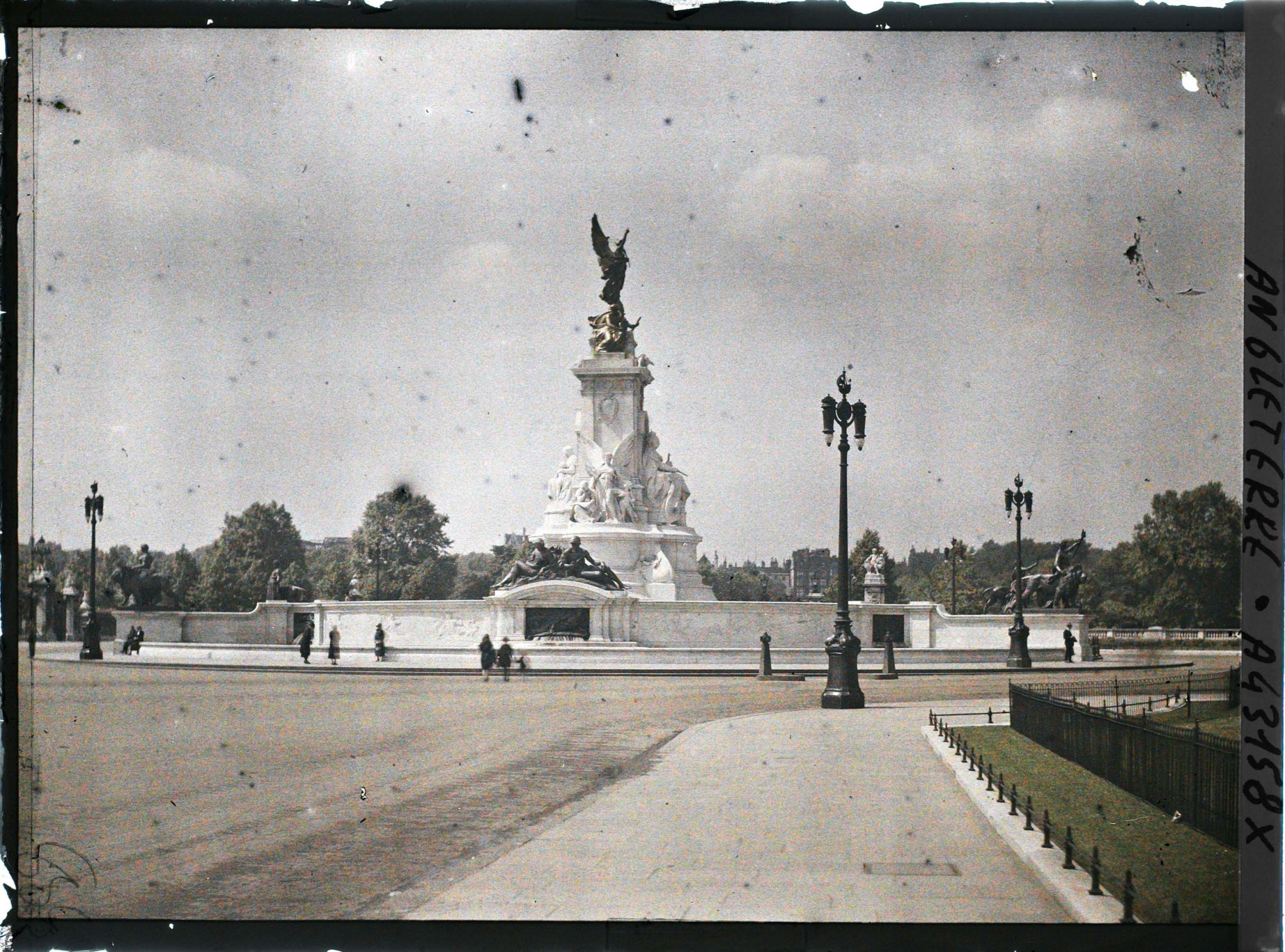 Image représentant Buckingham Palace et le monument de Victoria